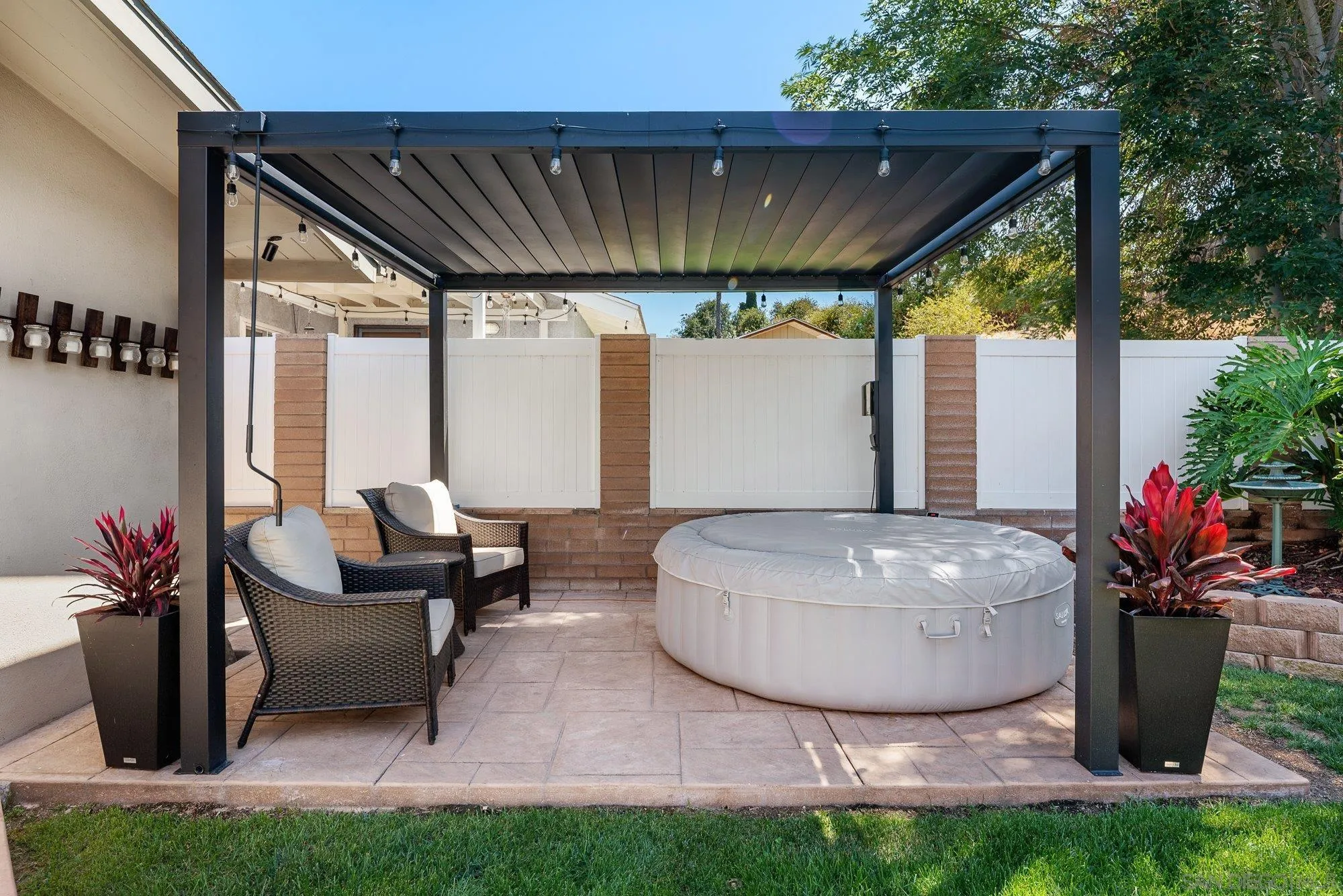 https://cdn.realtyfeed.com/cdn/127/250037184/8d05901b28fd1f7d04c926e2c9e4e771.webp