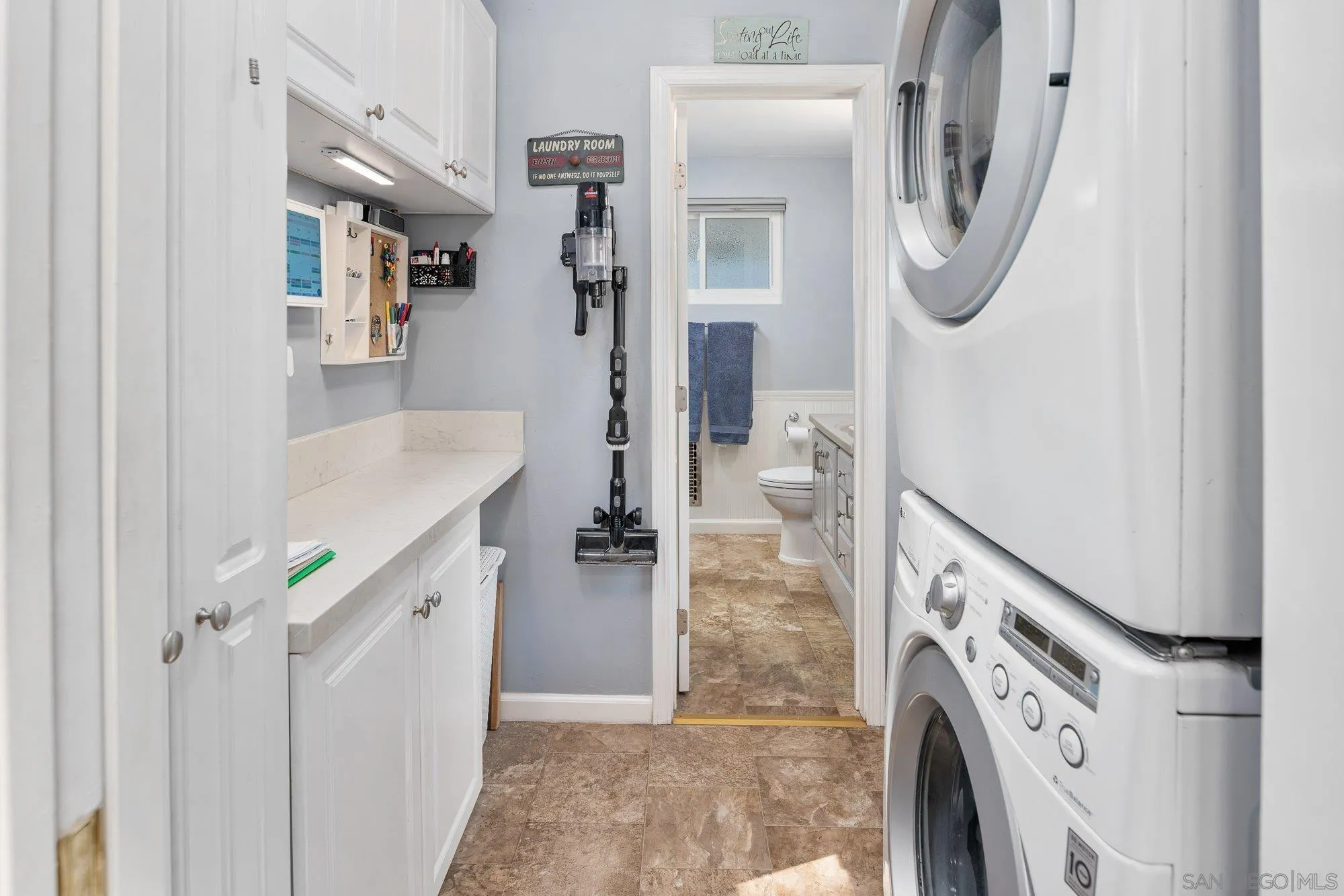 https://cdn.realtyfeed.com/cdn/127/250037184/aa1ac7b235294190179242ec9444b8f7.webp