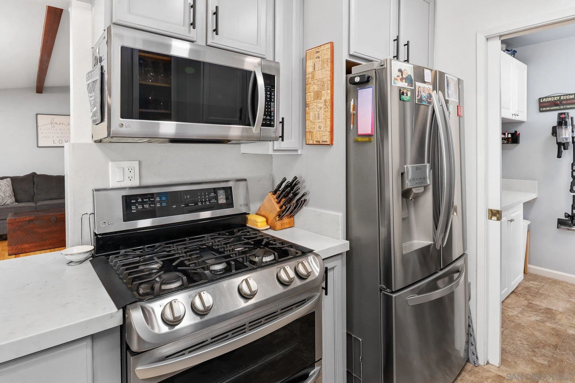 https://cdn.realtyfeed.com/cdn/127/250037184/fa79158f7a5b1d6b37ad54fc3475cffe.webp