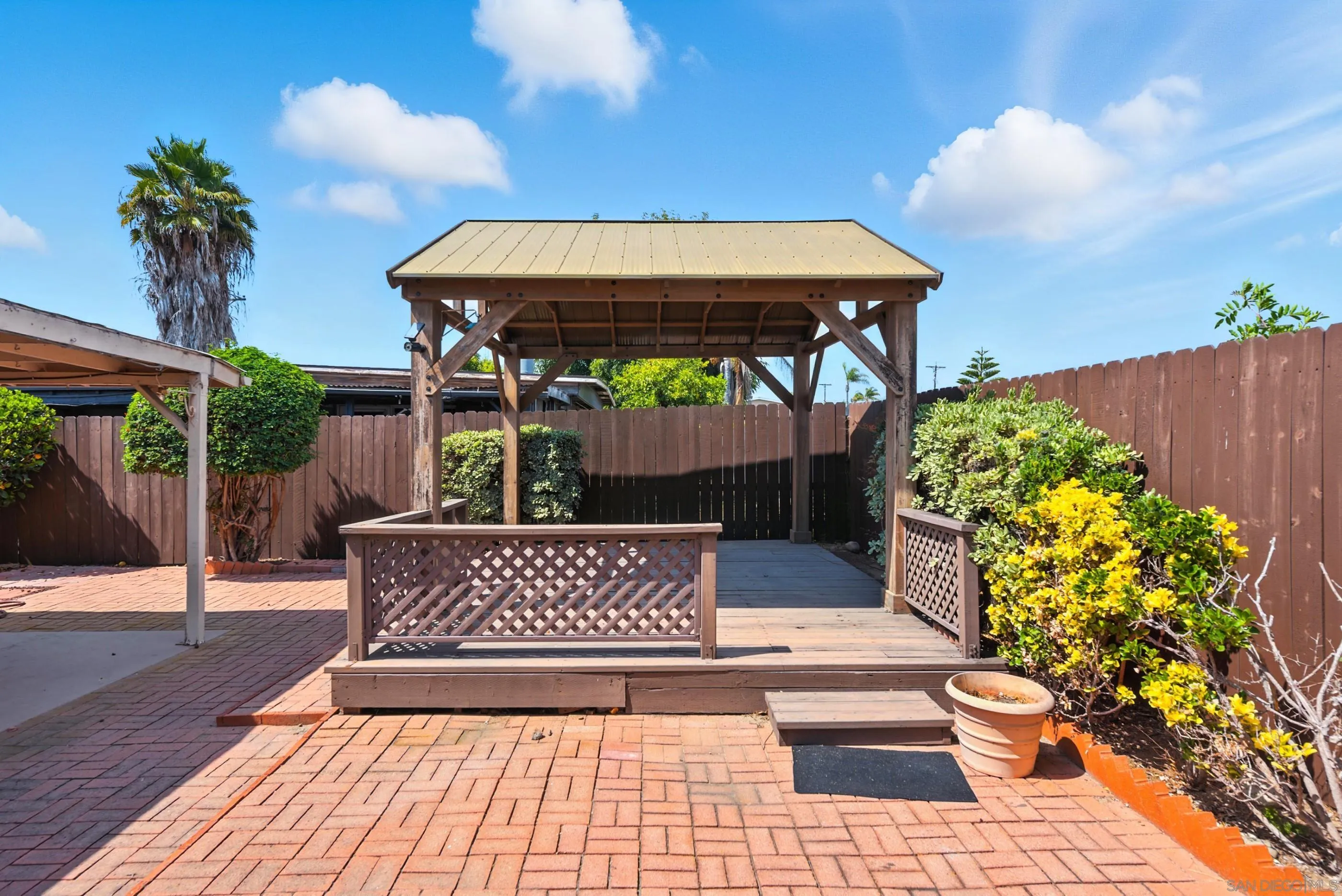 https://cdn.realtyfeed.com/cdn/127/250037185/0dd24bed422d825b4c577a1a35d54679.webp