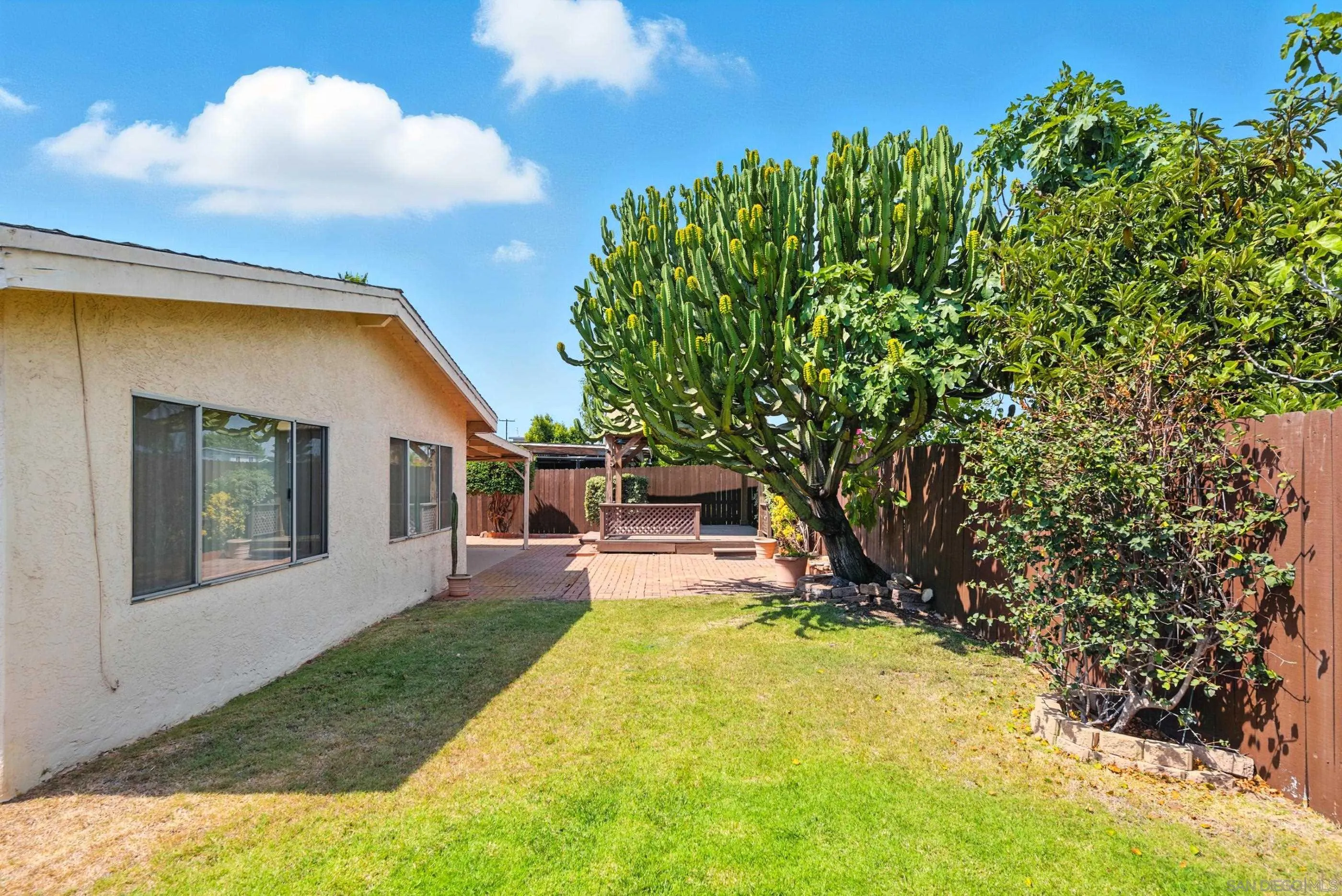 https://cdn.realtyfeed.com/cdn/127/250037185/80a3566fbe008e5186edb1ca2105ea75.webp