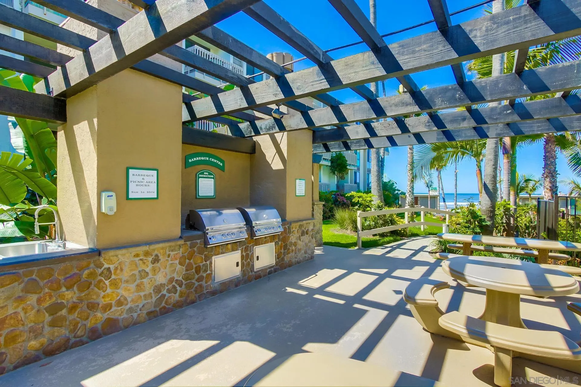 https://cdn.realtyfeed.com/cdn/127/250037193/ea42d8fee37a094f21b961723af45ac5.webp