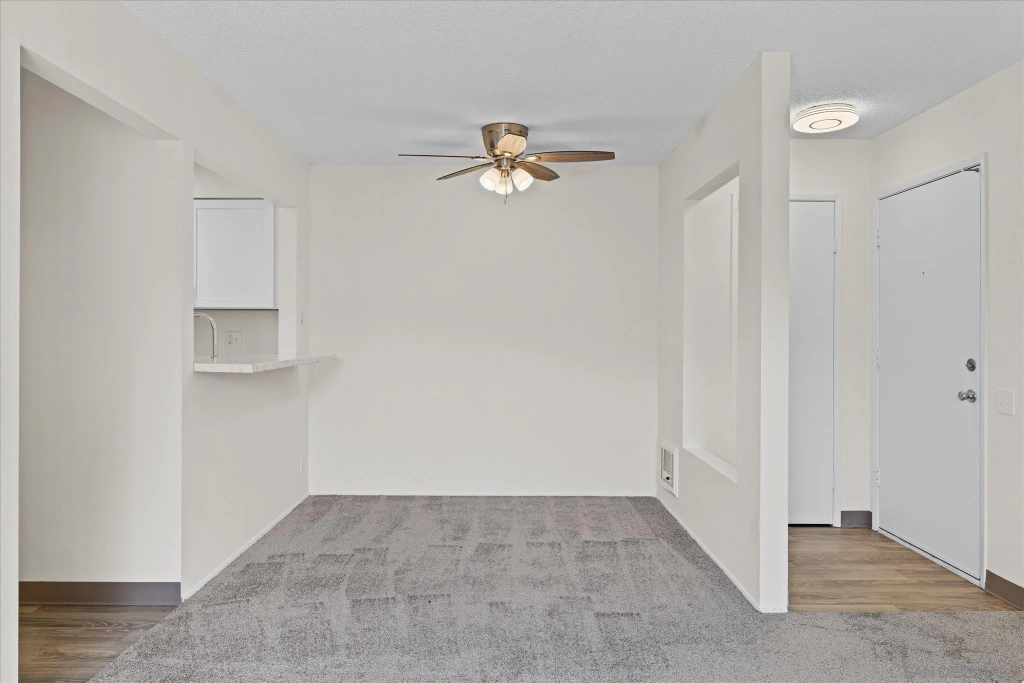 https://cdn.realtyfeed.com/cdn/127/250037194/962a768a992204b5041dbf9b5f1e3f6a.webp