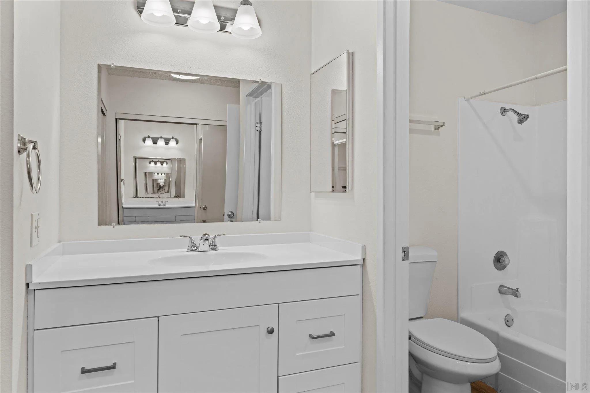 https://cdn.realtyfeed.com/cdn/127/250037194/a5f75511d189366d3f418b43dc82f7d6.webp