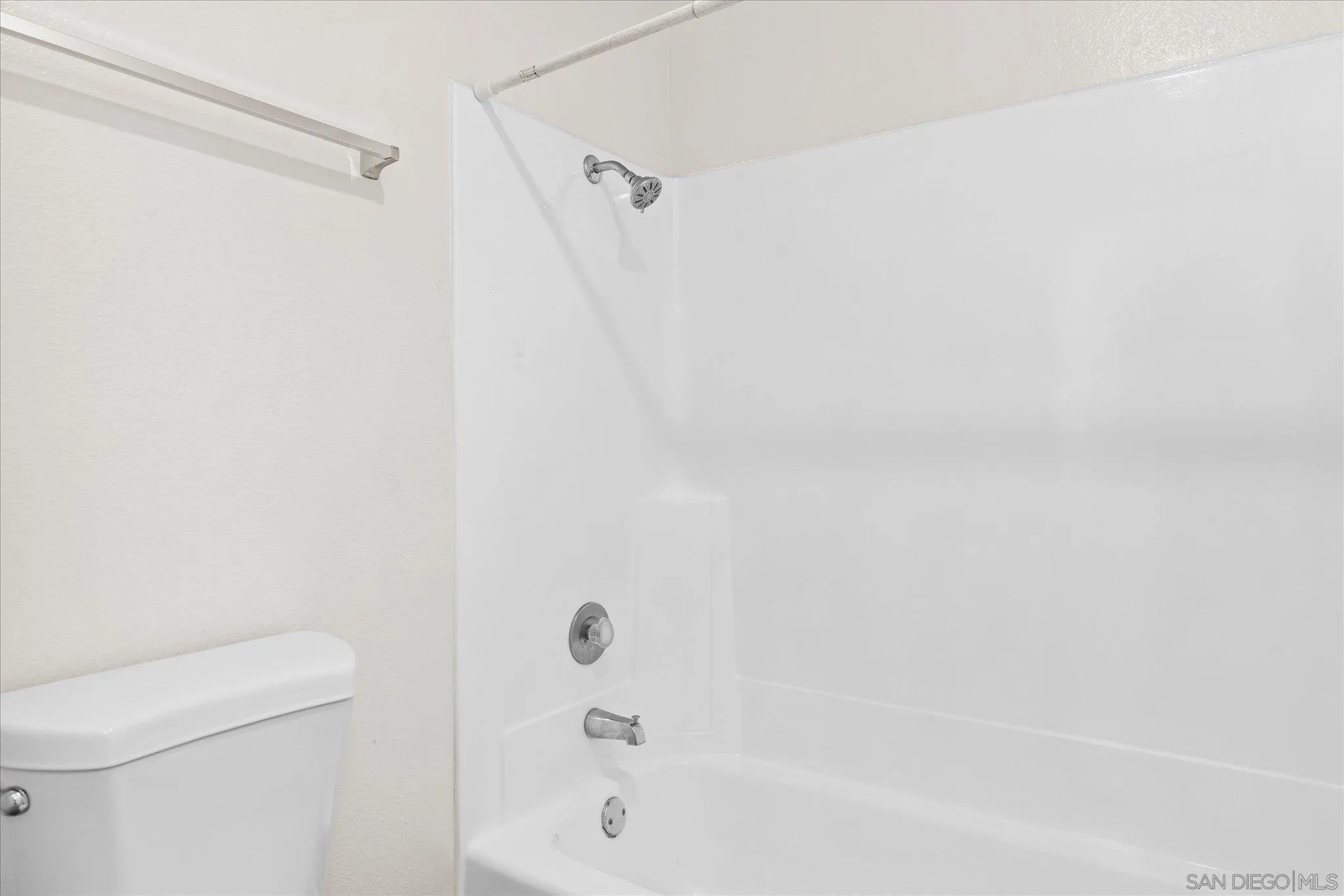 https://cdn.realtyfeed.com/cdn/127/250037194/bfad18eca966402c638c157dfd7c12b3.webp