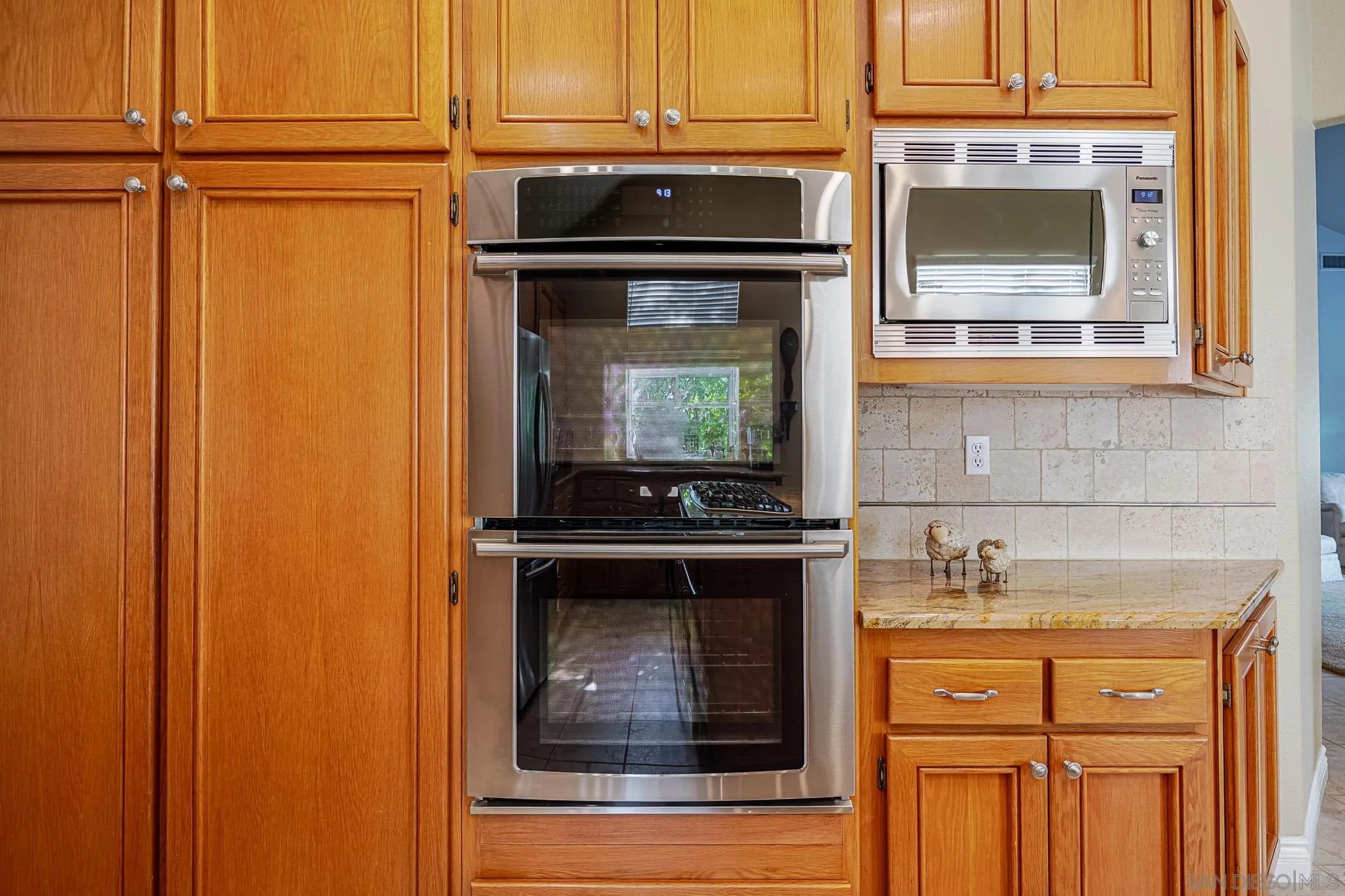 https://cdn.realtyfeed.com/cdn/127/250037195/4add2da6f2db65c0b92e3b7104c2d8f5.webp