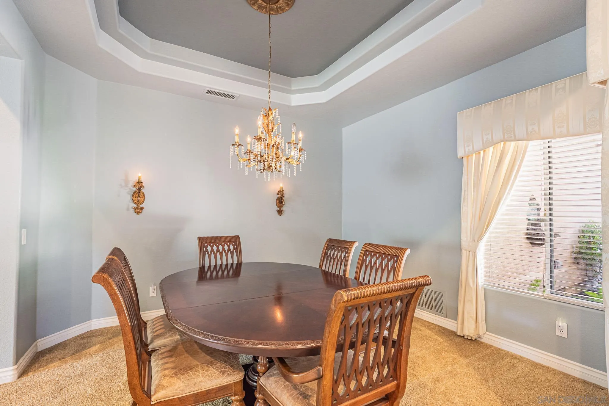 https://cdn.realtyfeed.com/cdn/127/250037195/782d2b5b9ee500e340dc6ea822933aa3.webp