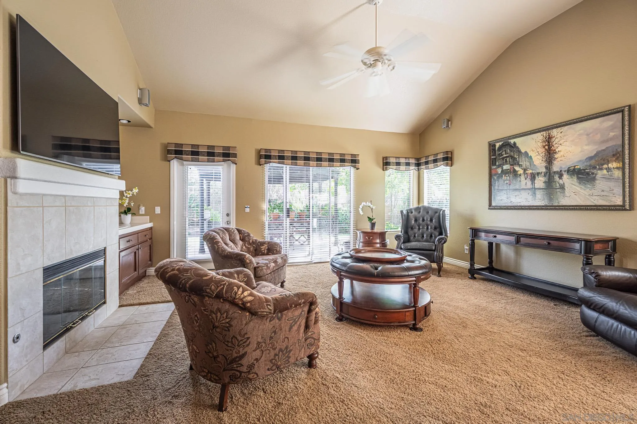 https://cdn.realtyfeed.com/cdn/127/250037195/ca5b822c79ae5ac3c83b6daf2cef3dd7.webp