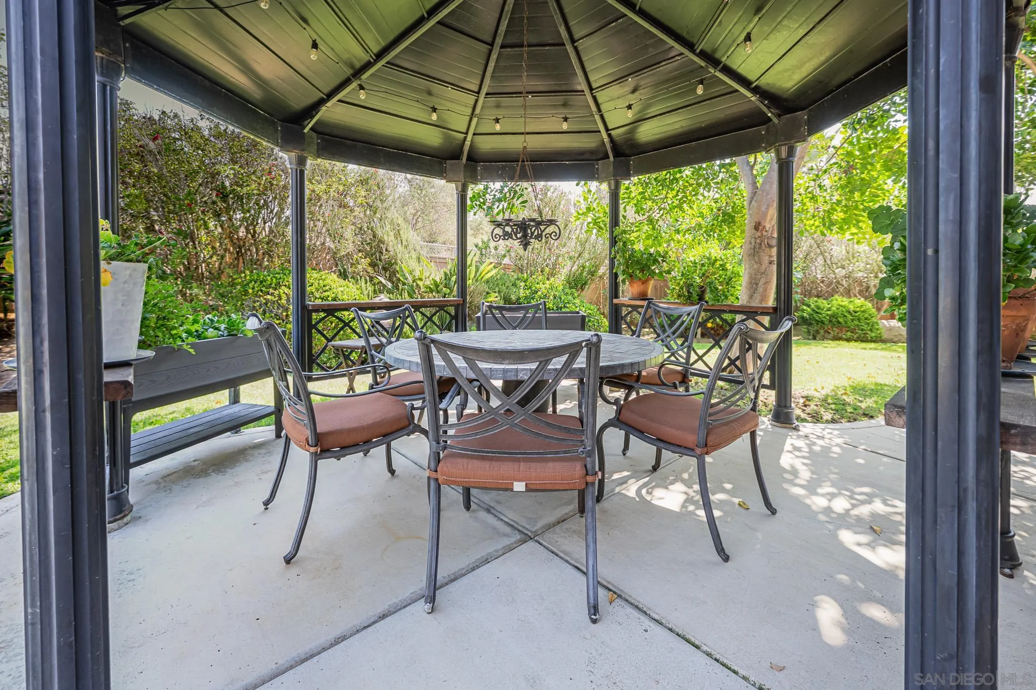 https://cdn.realtyfeed.com/cdn/127/250037195/d55a3873b774e73c3ca030d06b343231.webp