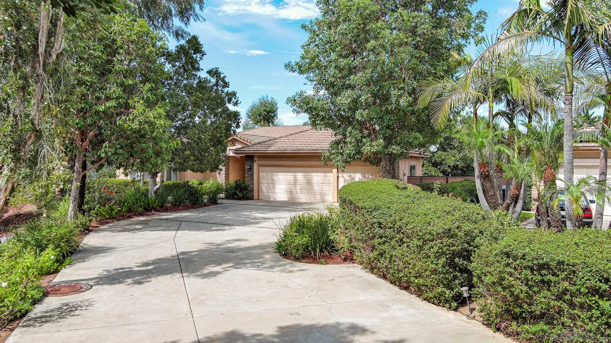 https://cdn.realtyfeed.com/cdn/127/250037195/ff952c1b5fb1ea3bb6777881297f7c14.webp