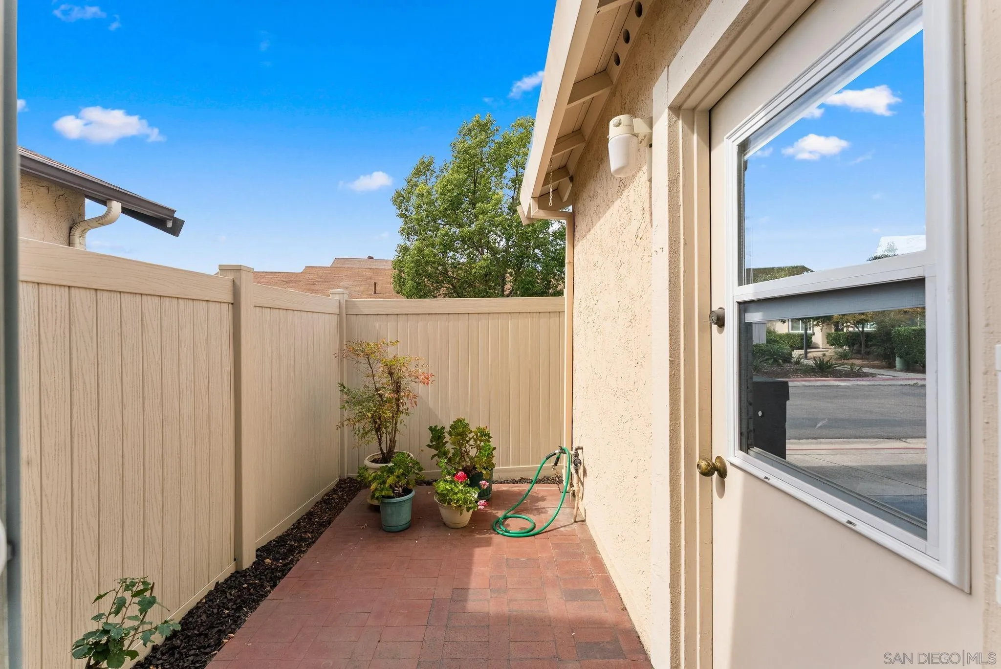https://cdn.realtyfeed.com/cdn/127/250037197/02af2afd4b82d06ce5ac52e48938609e.webp