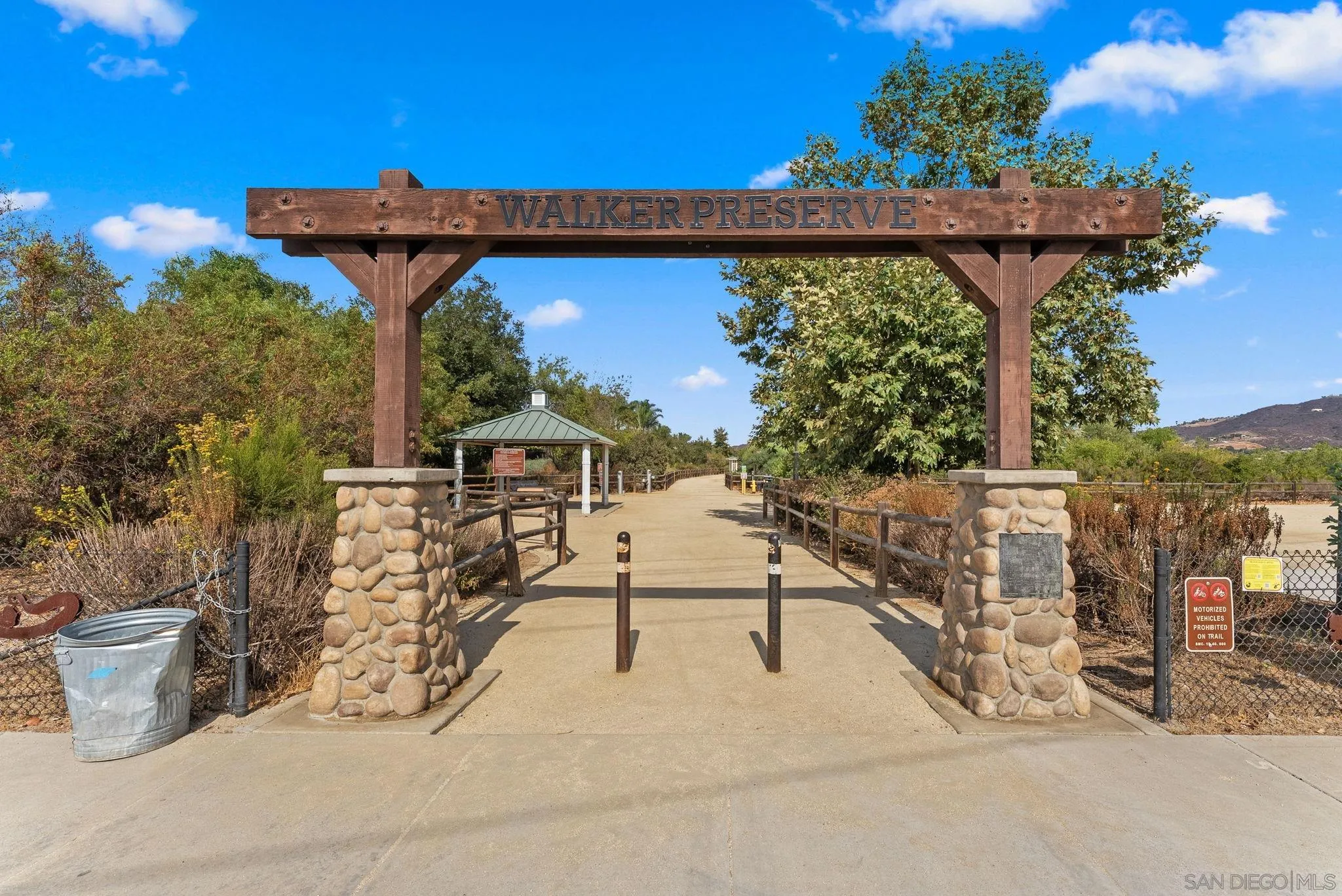 https://cdn.realtyfeed.com/cdn/127/250037197/5b9405d399bd375bcc3f570352081148.webp
