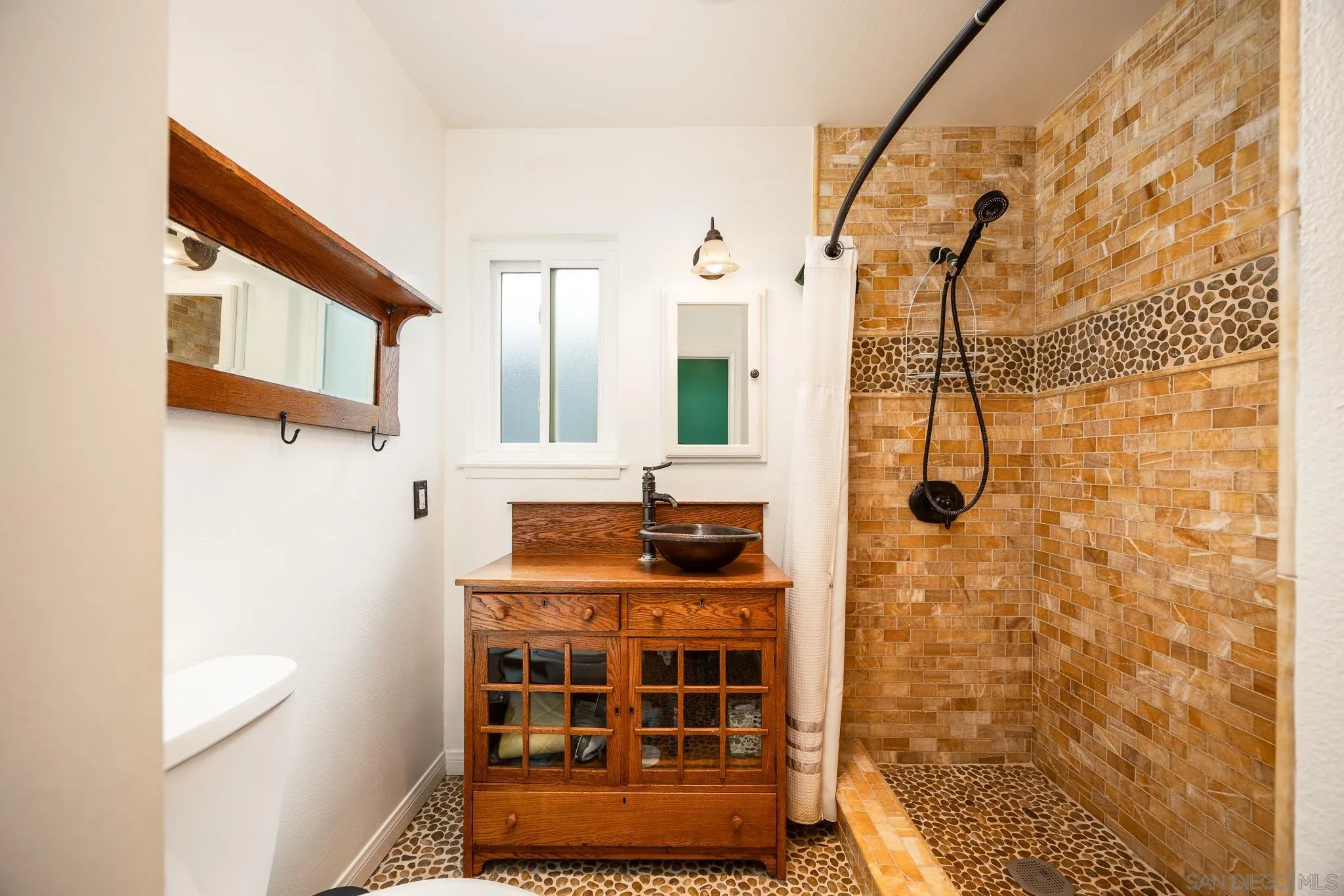 https://cdn.realtyfeed.com/cdn/127/250037199/586a16f583ea11da621b838b900e59fc.webp