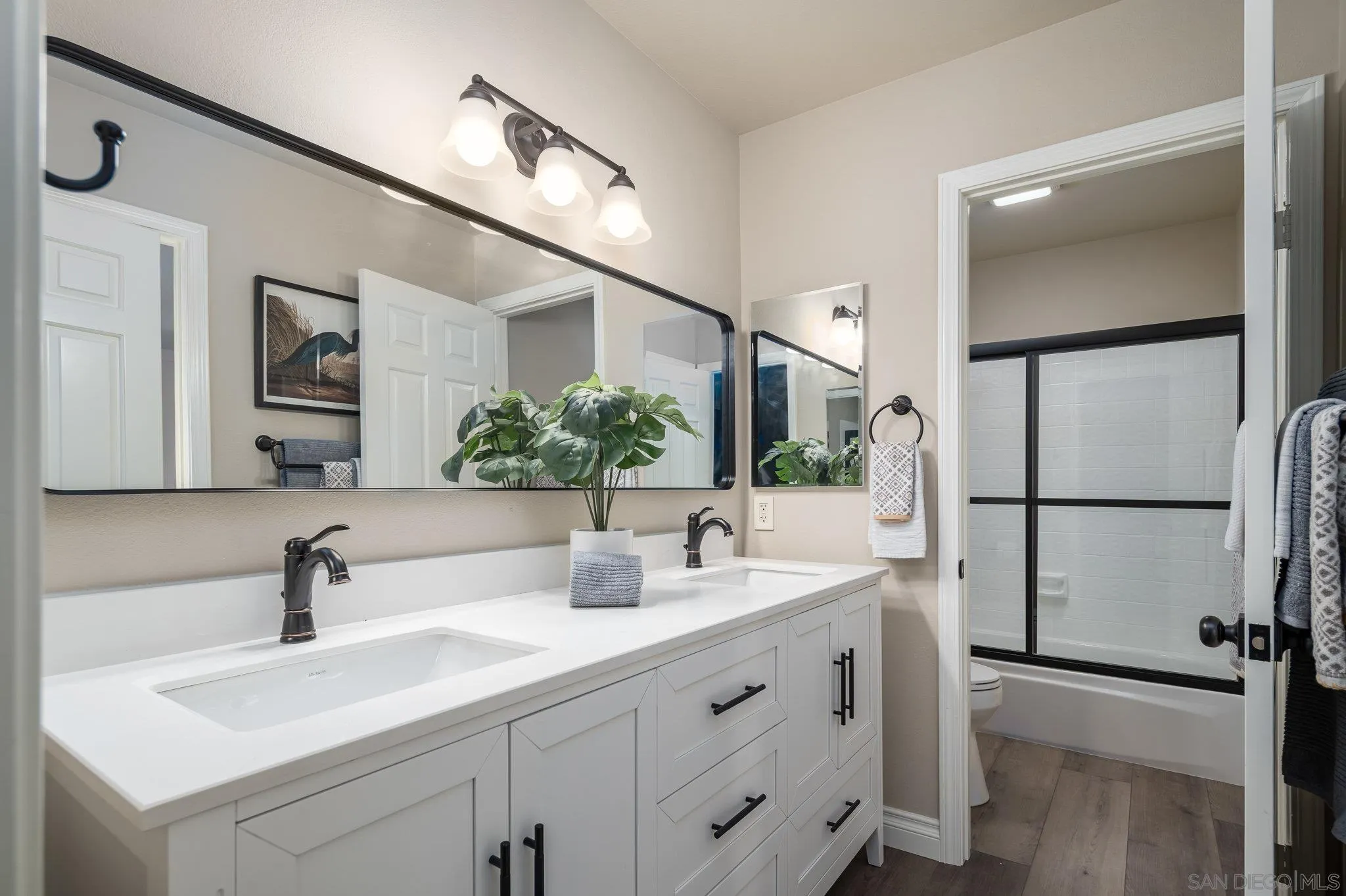 https://cdn.realtyfeed.com/cdn/127/250037204/5040acbe40331f480dca1588023f0c29.webp