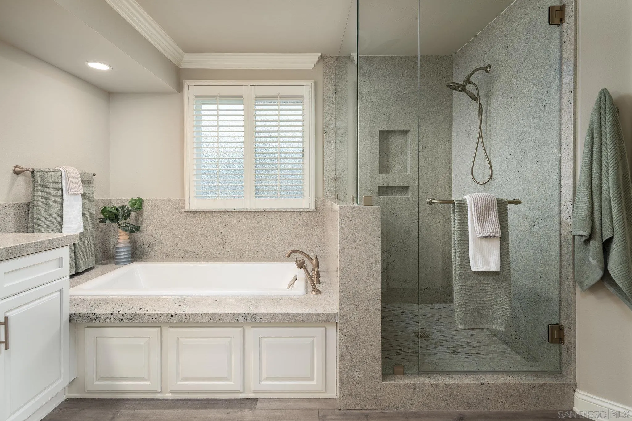 https://cdn.realtyfeed.com/cdn/127/250037204/72939db8e568806e8bf00af72a7a0004.webp