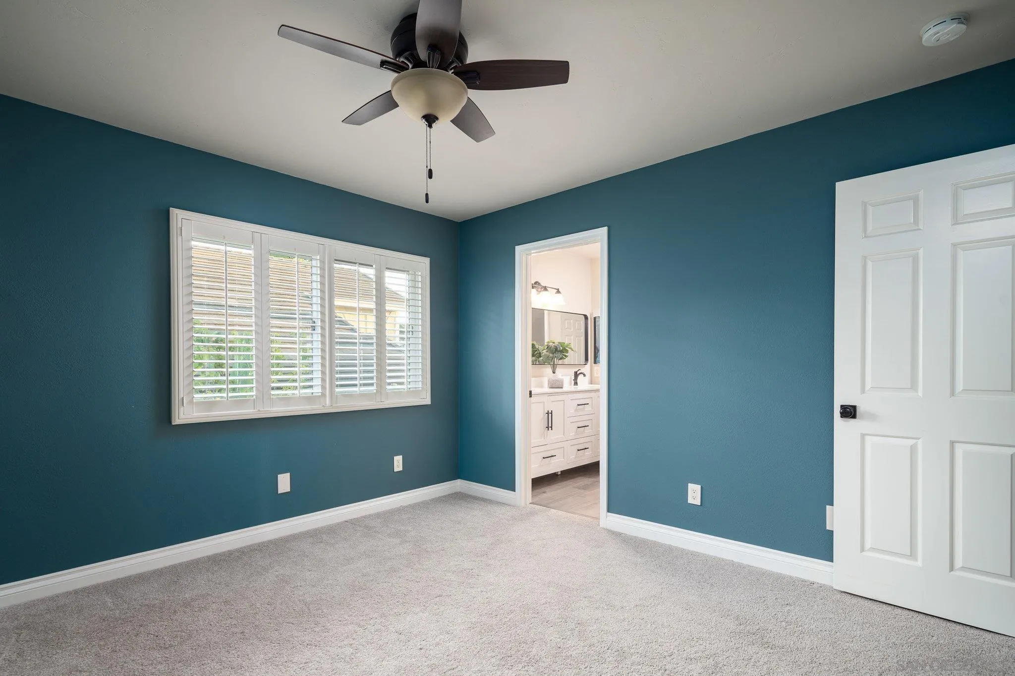https://cdn.realtyfeed.com/cdn/127/250037204/d7c6068677bea09d909a7344eb67cd3f.webp
