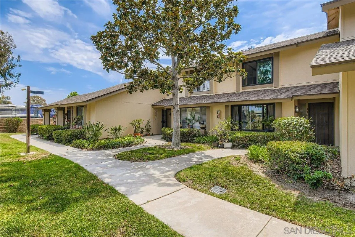 https://cdn.realtyfeed.com/cdn/127/250037206/4a8edf790c3d3282ef3b13f9a08536bd.webp