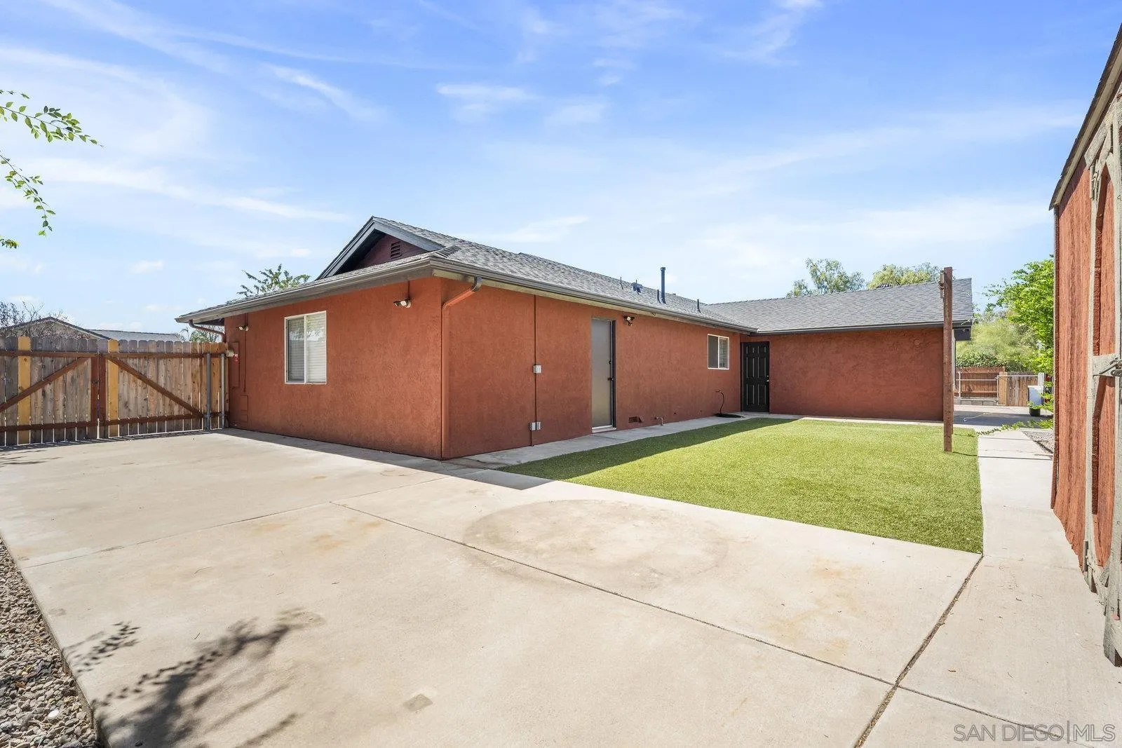 https://cdn.realtyfeed.com/cdn/127/250037208/1a95d41996ce5a9bf6652dbdb81316e7.webp