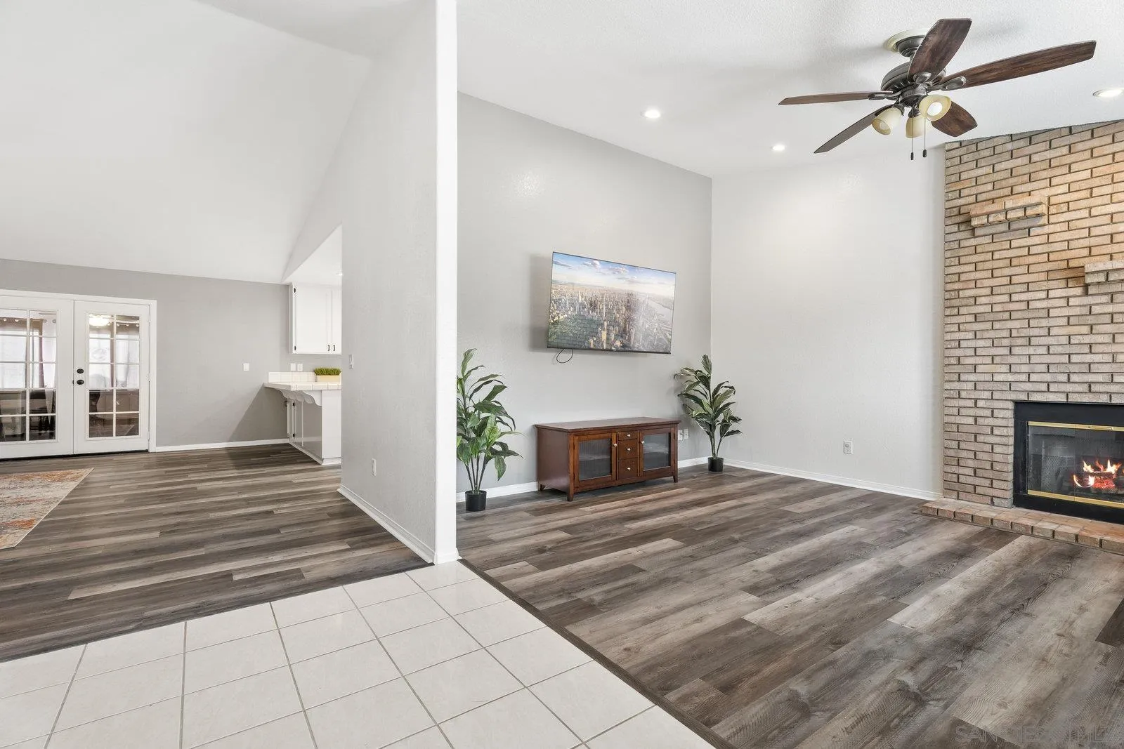 https://cdn.realtyfeed.com/cdn/127/250037208/3e6cce4ebc9830bbc527a621b91b2009.webp