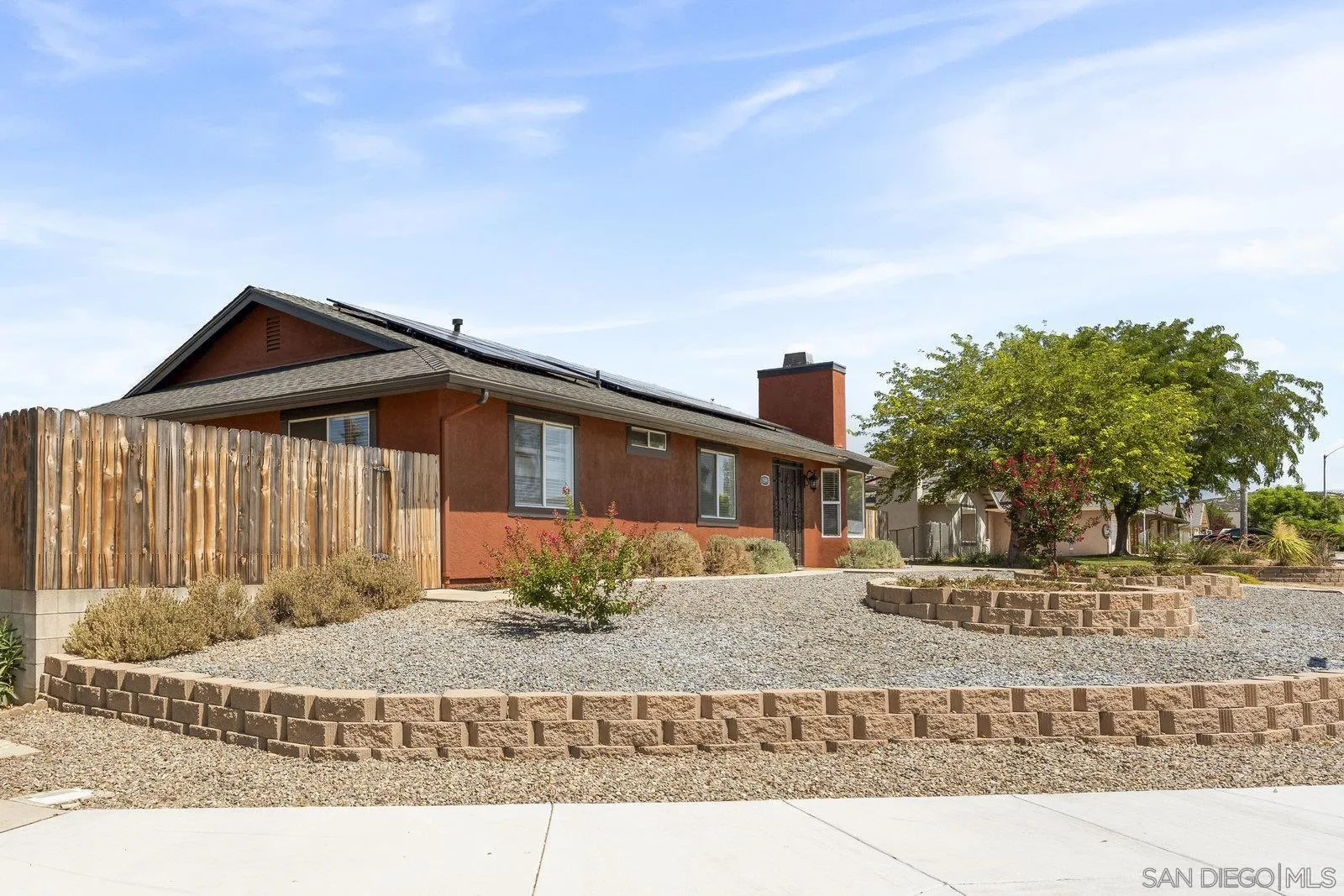 https://cdn.realtyfeed.com/cdn/127/250037208/5675bbd22897631e7725d57a81cba2a8.webp