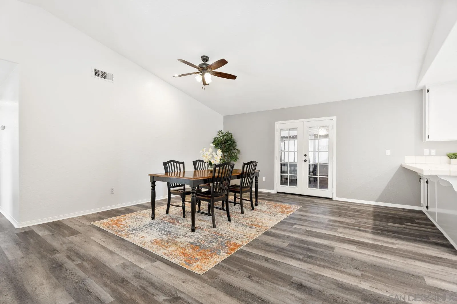 https://cdn.realtyfeed.com/cdn/127/250037208/774a12a6cb2877d0cf1b9fc923310b7e.webp