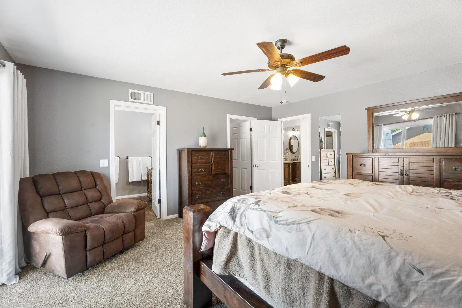 https://cdn.realtyfeed.com/cdn/127/250037208/ce279c76413c443a967d71372d99a630.webp