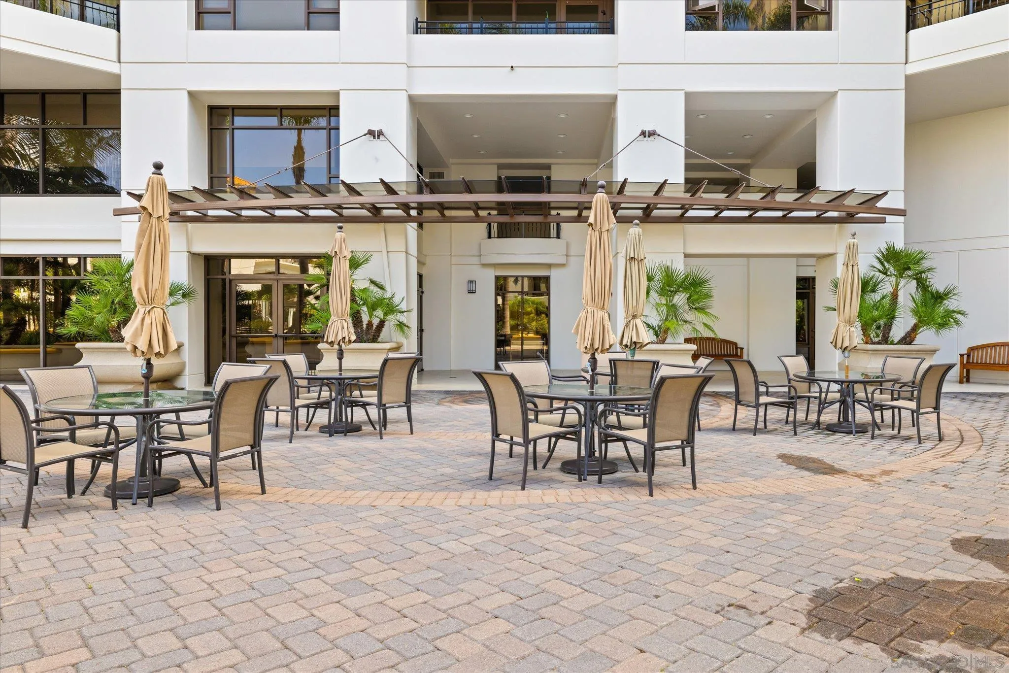 https://cdn.realtyfeed.com/cdn/127/250037212/1b8e5668ebfe93e87fb4b2d4bcf071fe.webp