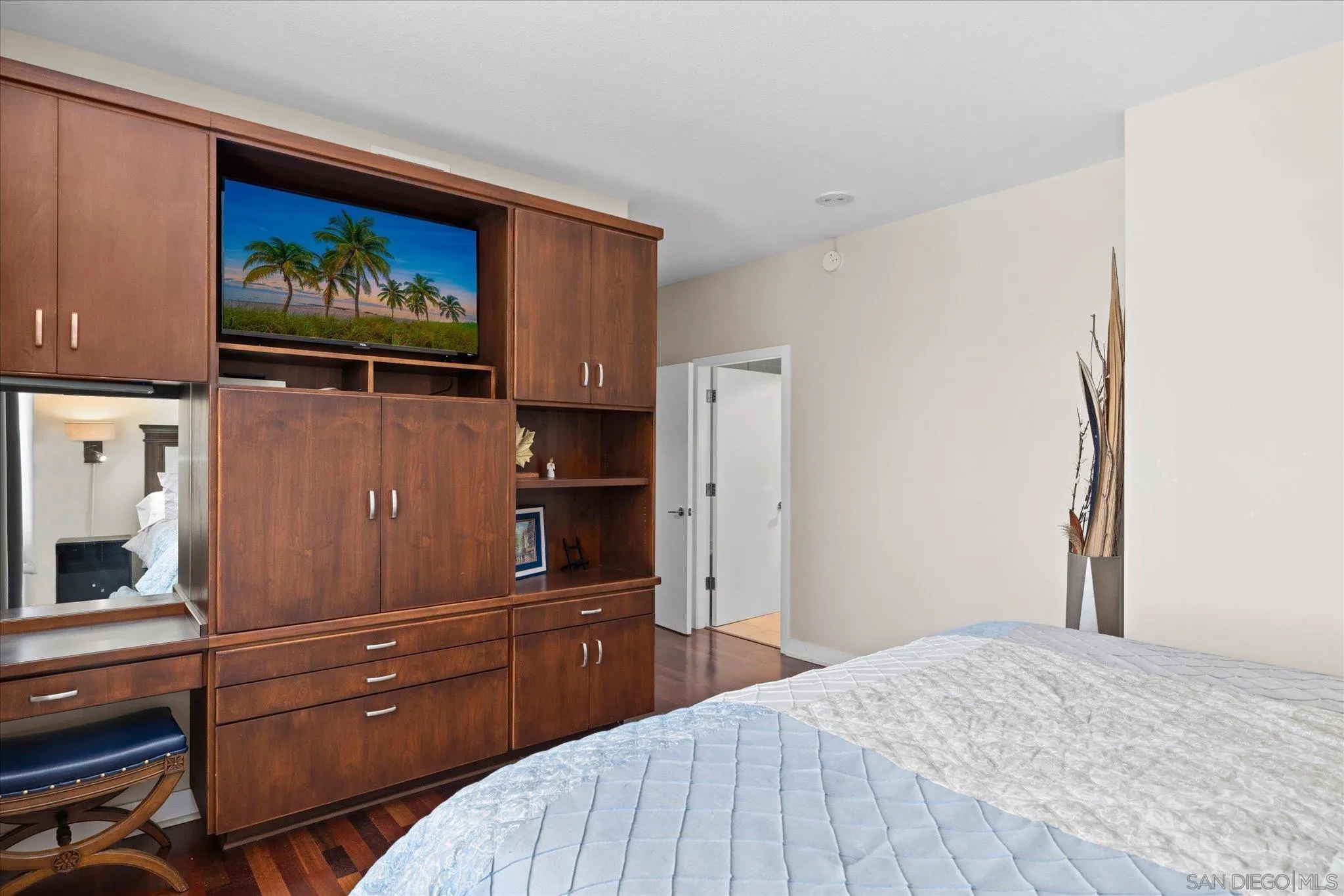 https://cdn.realtyfeed.com/cdn/127/250037212/94d3e4c9daef6b9f25cc182ed19d72e3.webp