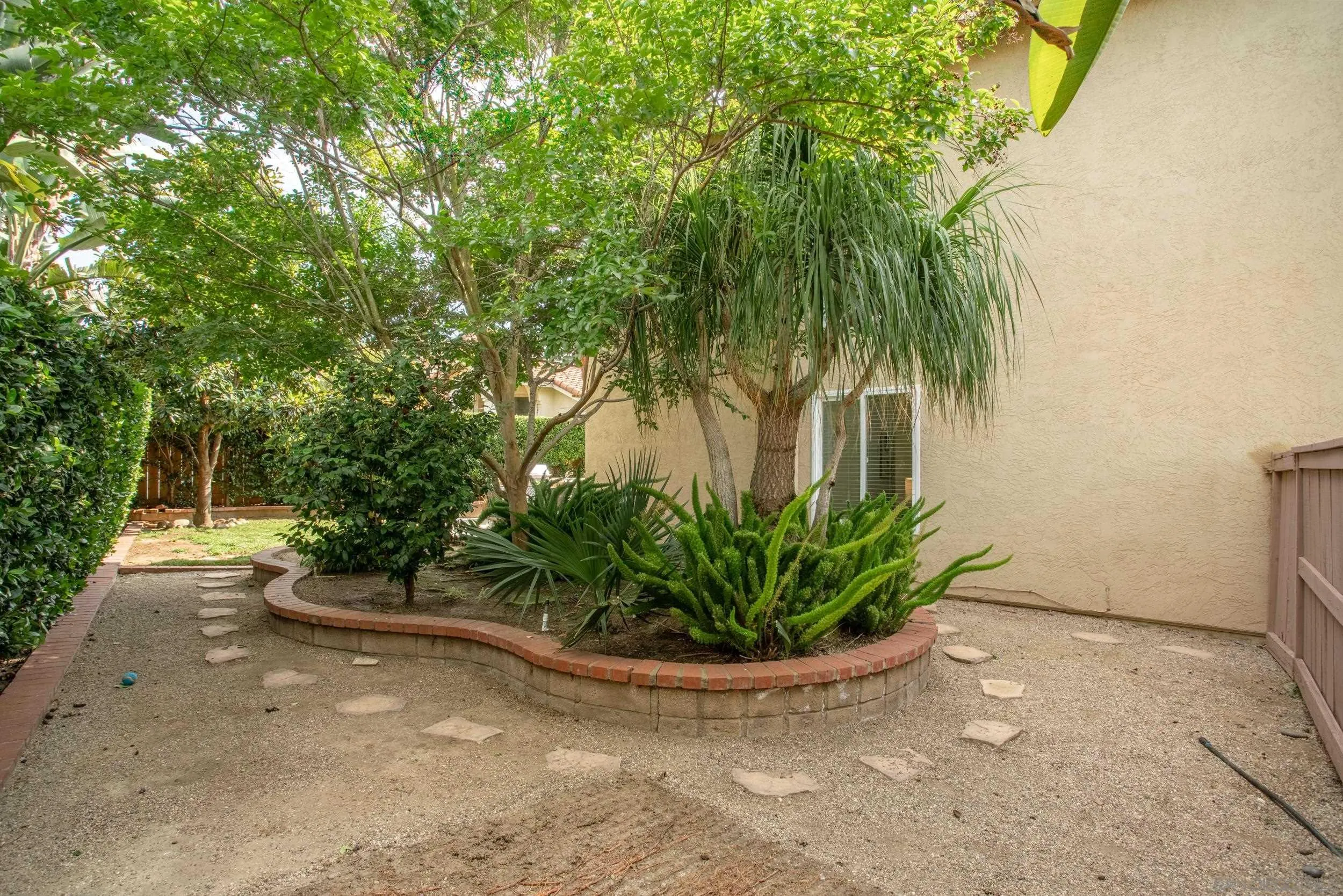 https://cdn.realtyfeed.com/cdn/127/250037214/3ea50dea6e06de57e48c380f4a0ea9b7.webp