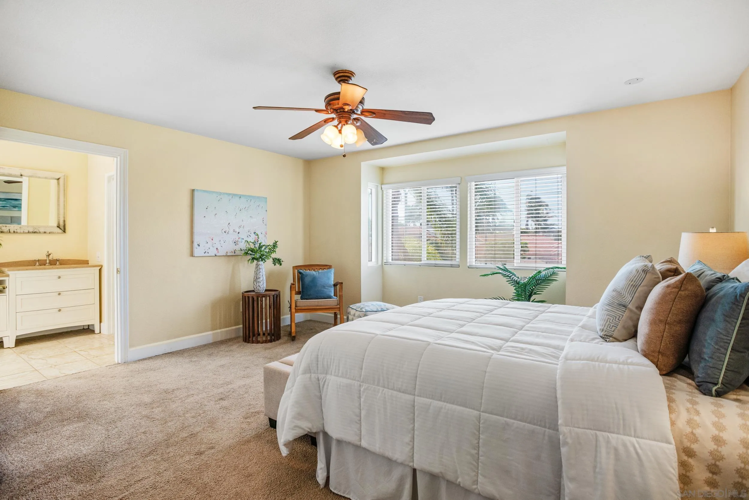 https://cdn.realtyfeed.com/cdn/127/250037214/6509498a88140dbcce43bd5c689a13fd.webp