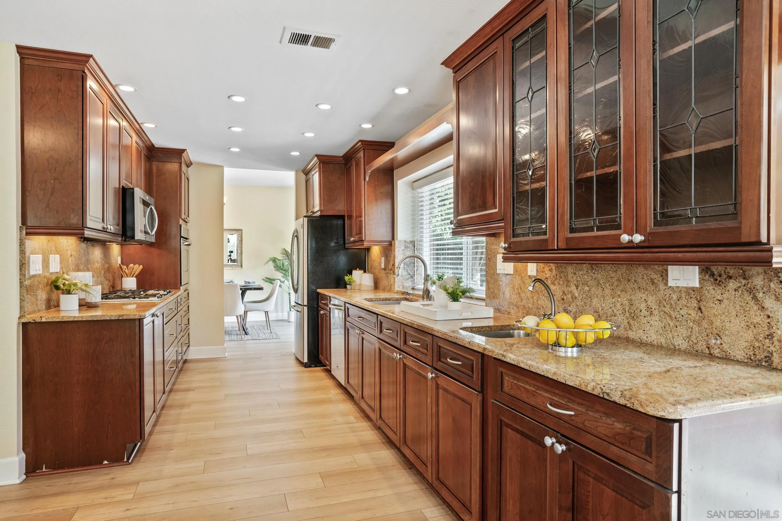 https://cdn.realtyfeed.com/cdn/127/250037214/719911afde4952614c18521fcf6cdcad.webp