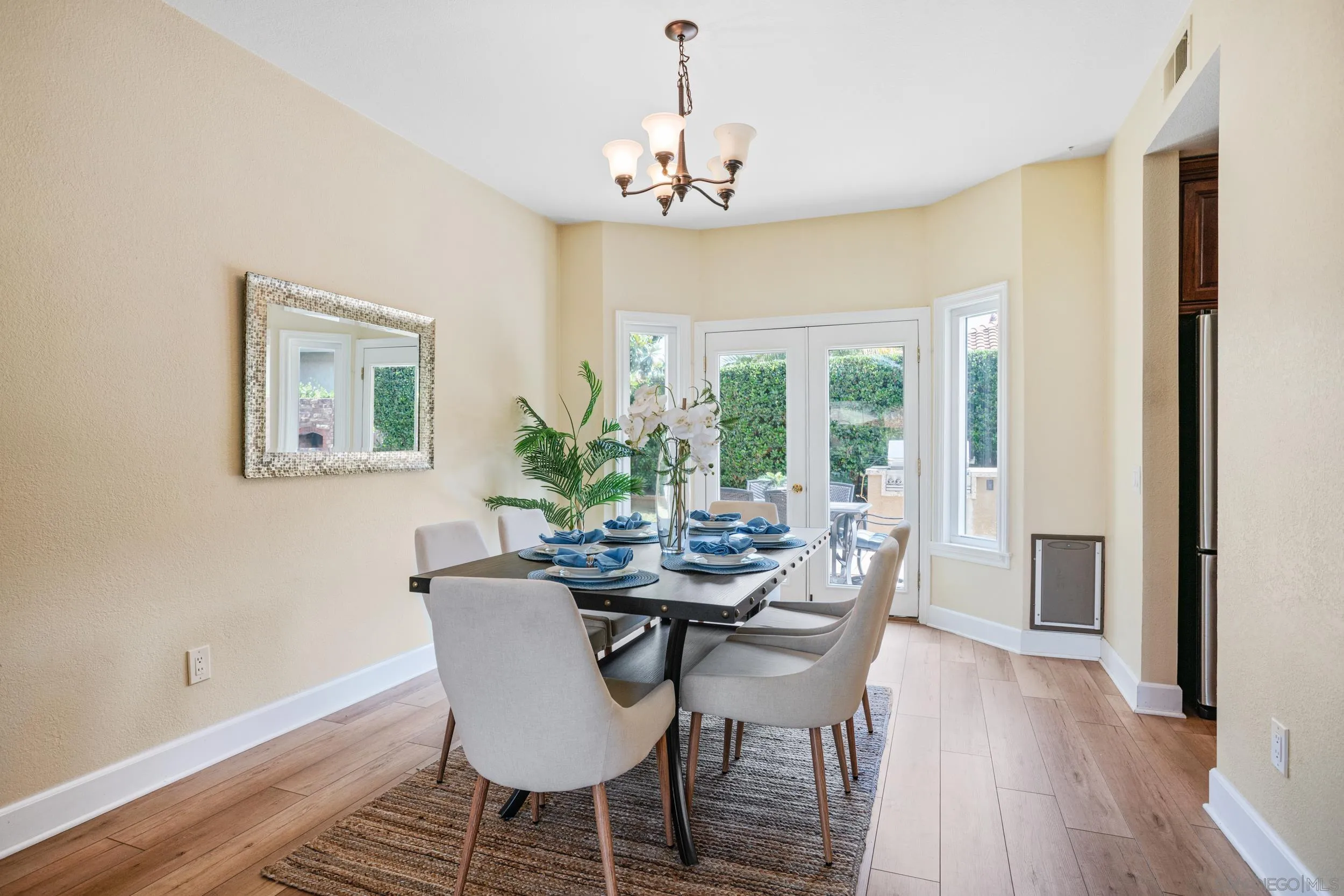 https://cdn.realtyfeed.com/cdn/127/250037214/74f11f773ca330d8bb91d0f6a041085d.webp