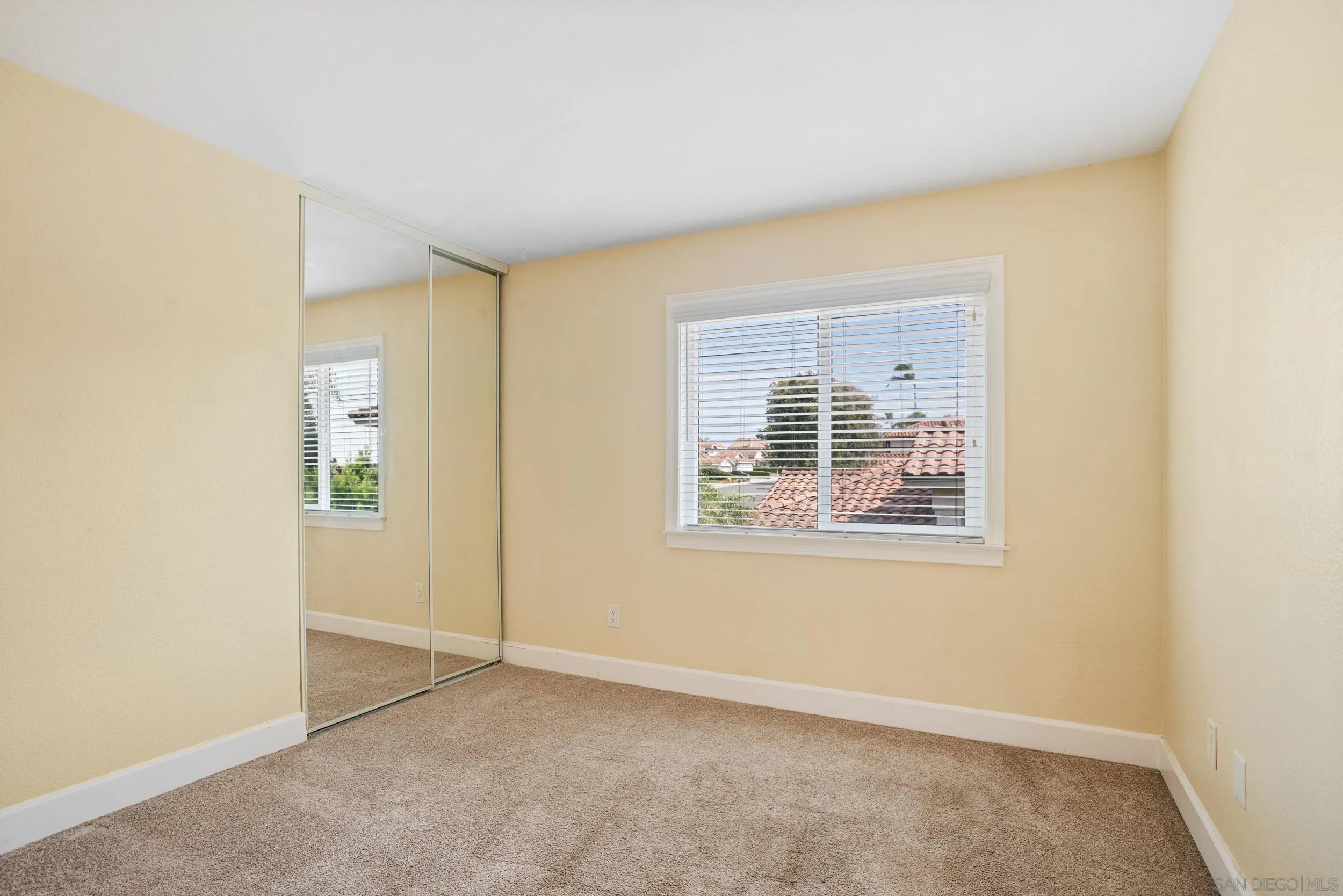 https://cdn.realtyfeed.com/cdn/127/250037214/8a84e1e70ac3cf7ad57e1e8f16701298.webp
