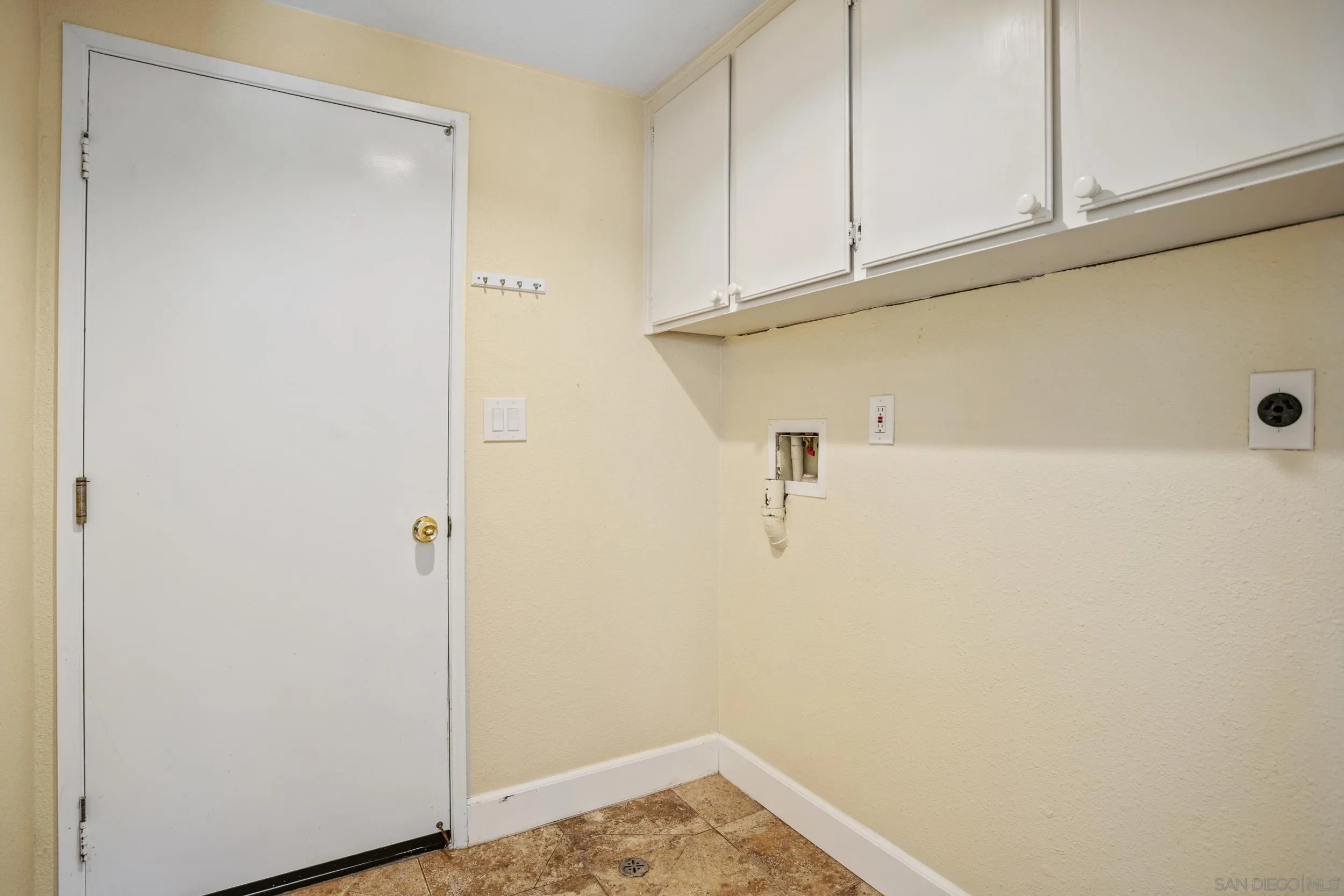 https://cdn.realtyfeed.com/cdn/127/250037214/98ddb9c90b59faadd07b5383f54dec60.webp