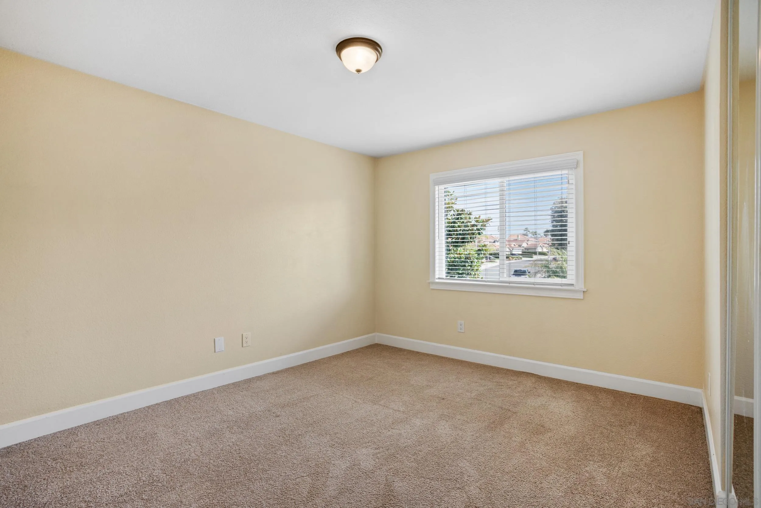 https://cdn.realtyfeed.com/cdn/127/250037214/af685f1b90f8c6df2a627a416d69808e.webp