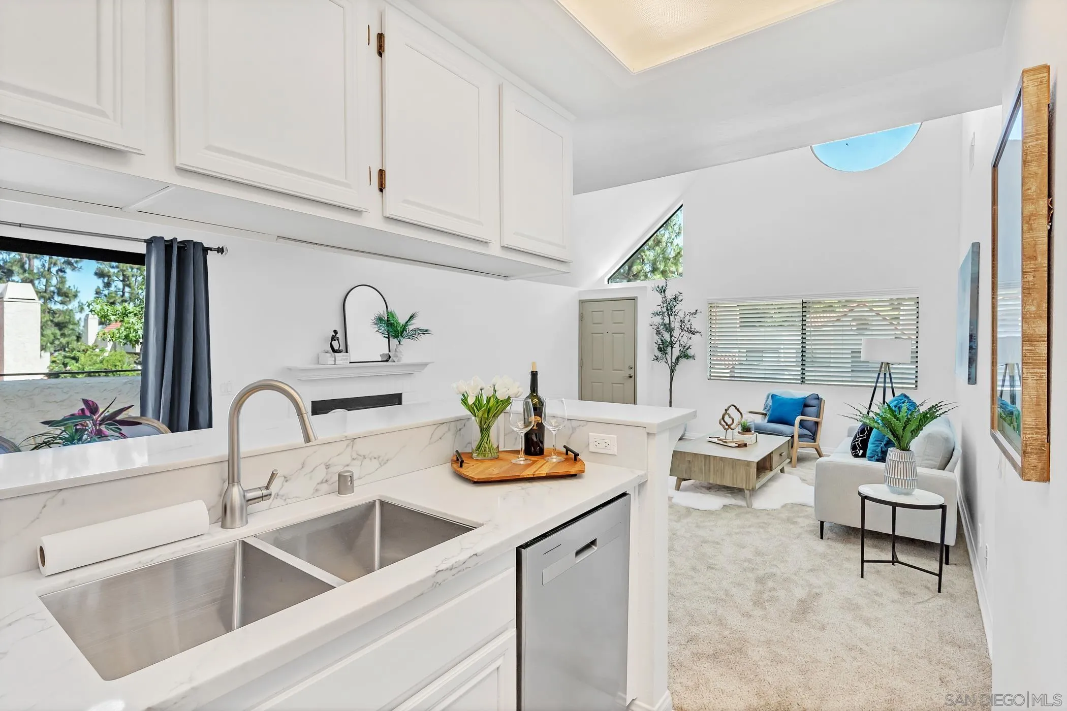 https://cdn.realtyfeed.com/cdn/127/250037217/2a56c1136cec18499698b81f34660912.webp