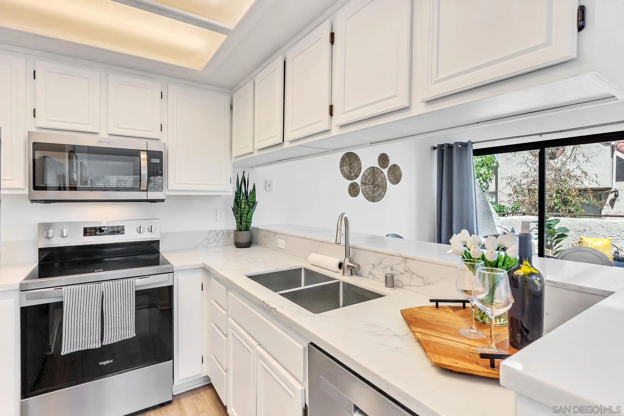https://cdn.realtyfeed.com/cdn/127/250037217/2f8a5051f39aaae04669922694a0e223.webp