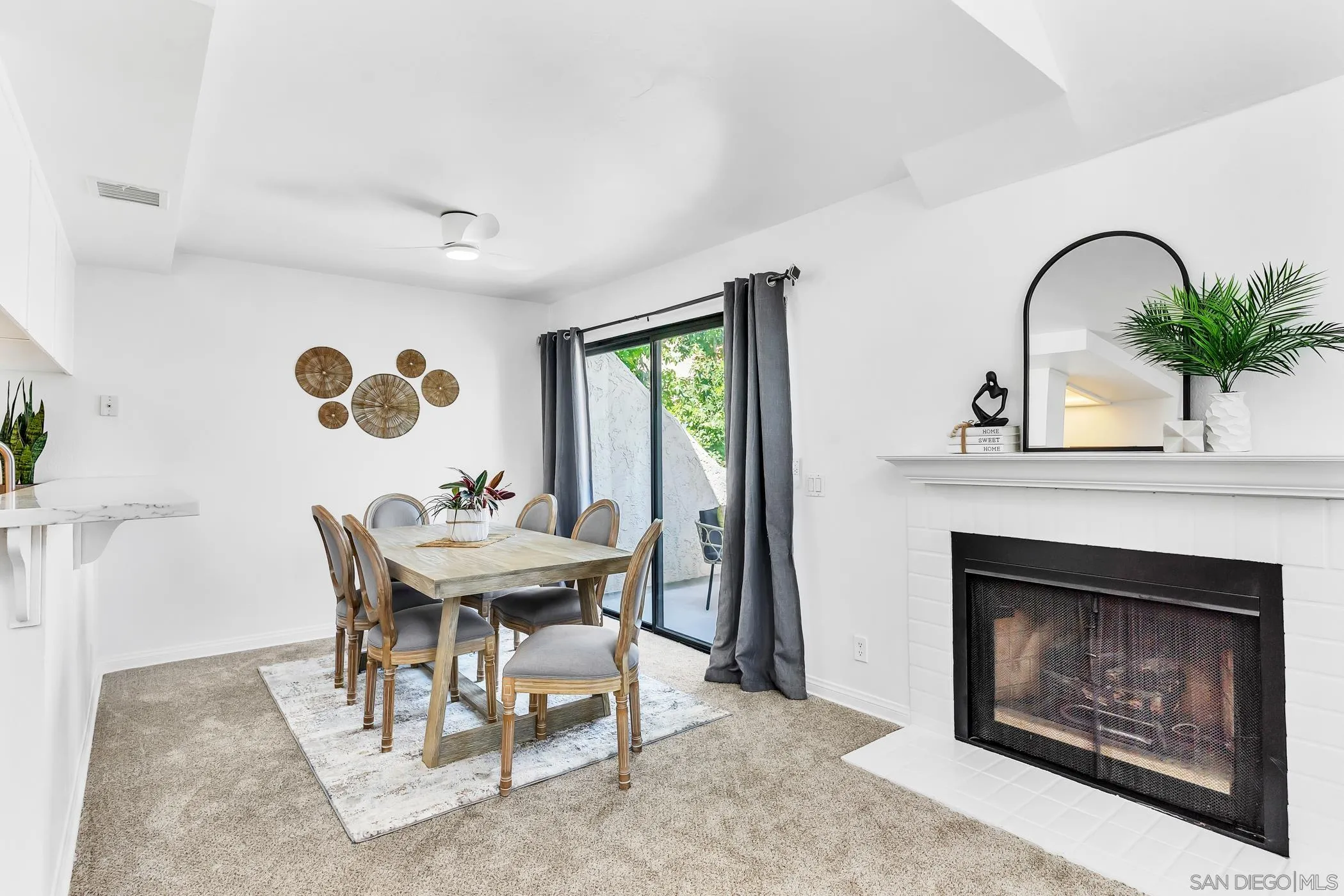 https://cdn.realtyfeed.com/cdn/127/250037217/991bef27731559e43bf87eeb503b1865.webp