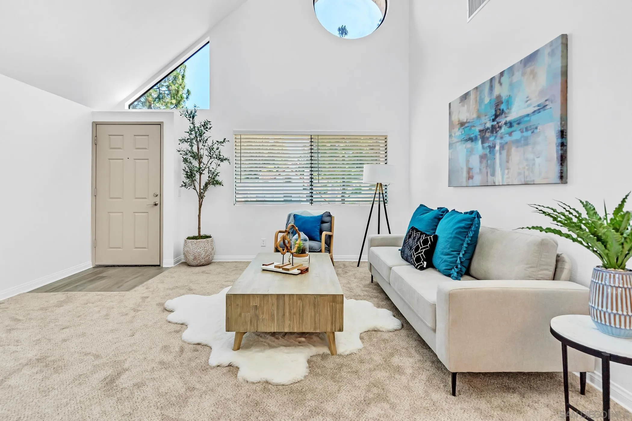 https://cdn.realtyfeed.com/cdn/127/250037217/9f4e7d8a1f7a2c09b5319a6437ae8a63.webp