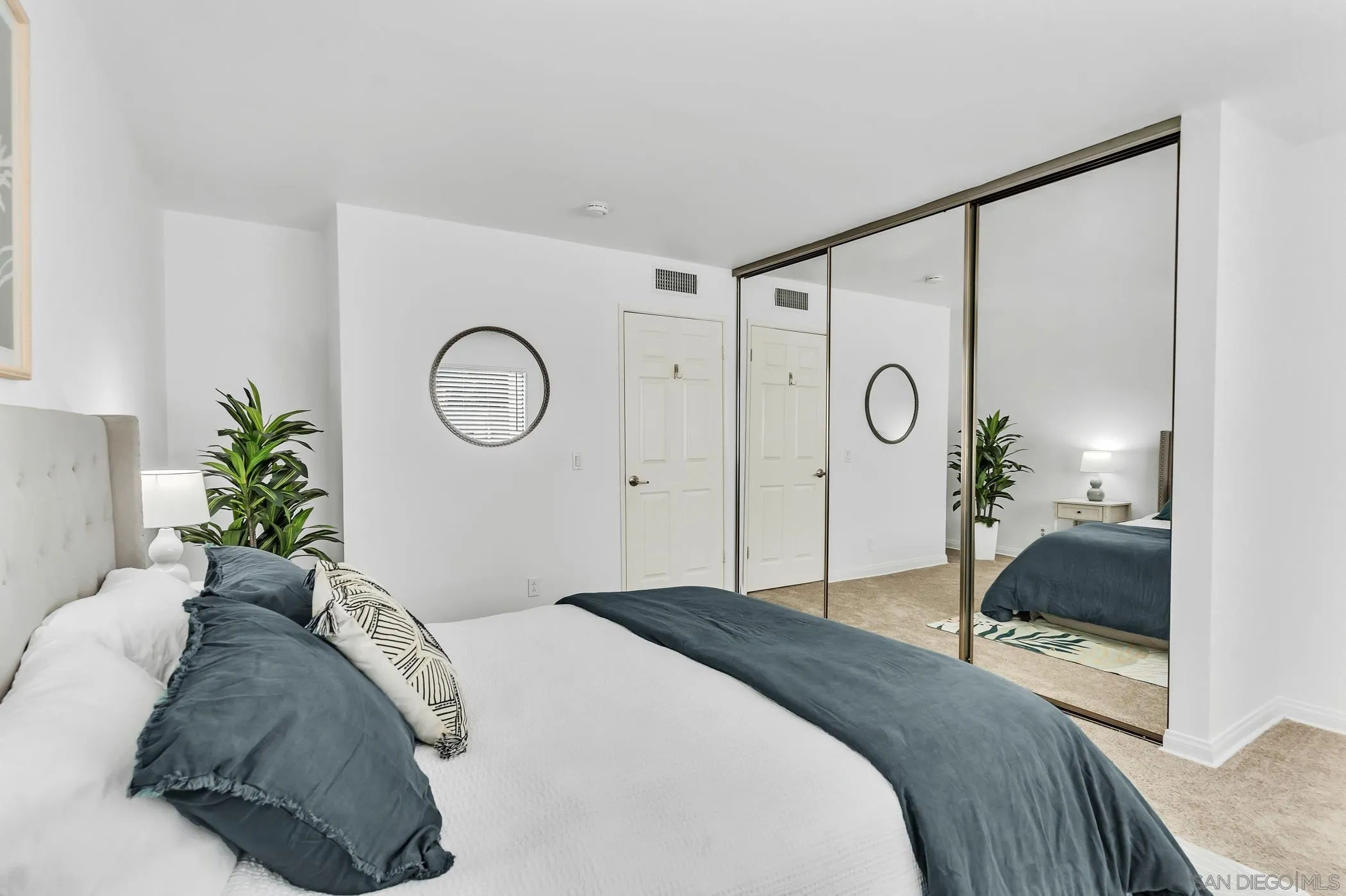 https://cdn.realtyfeed.com/cdn/127/250037217/c0ba0a7e4283c9f0cfd650ed7808312f.webp