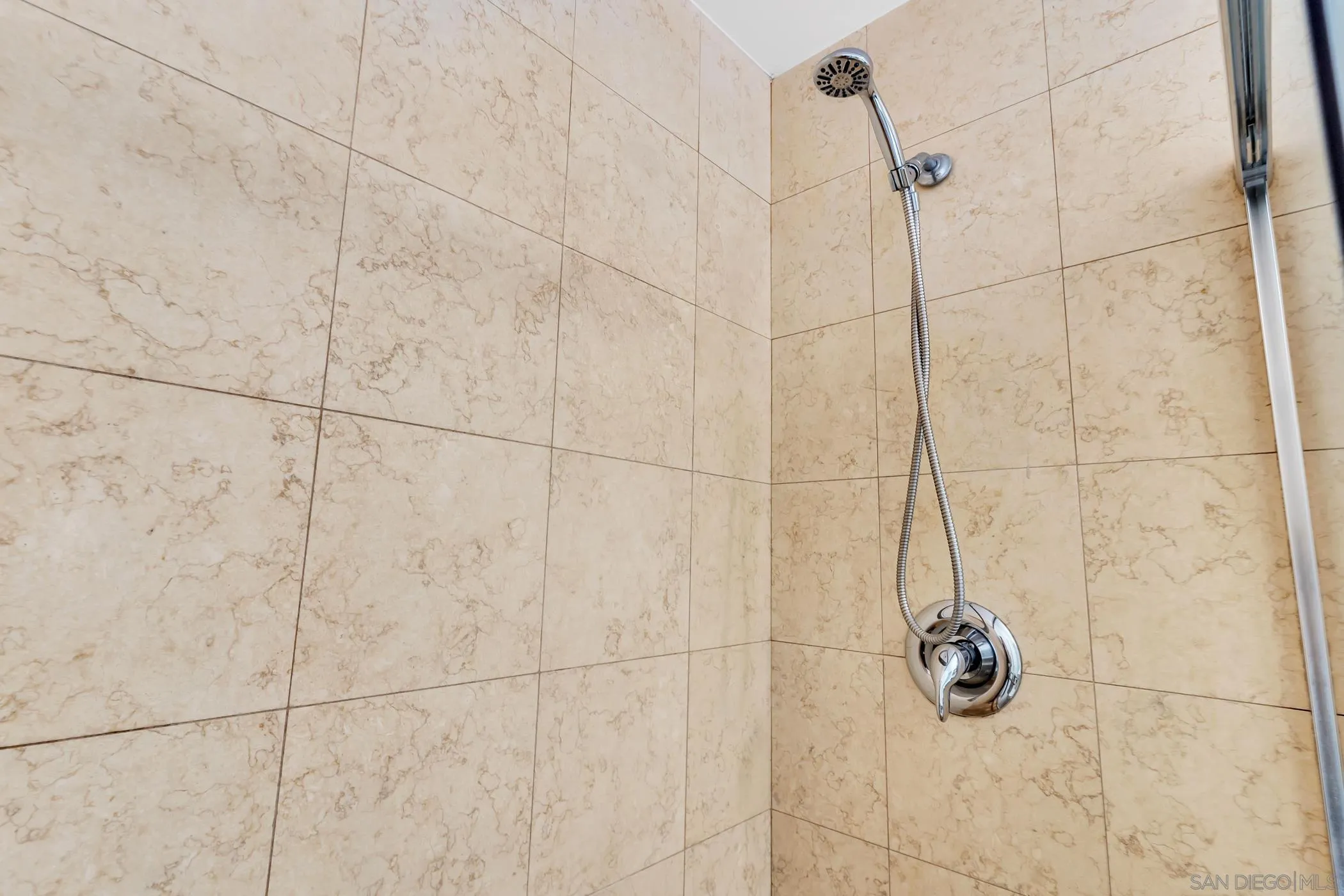 https://cdn.realtyfeed.com/cdn/127/250037217/ca727561dc1dfb6c1a1ddabf998f1017.webp