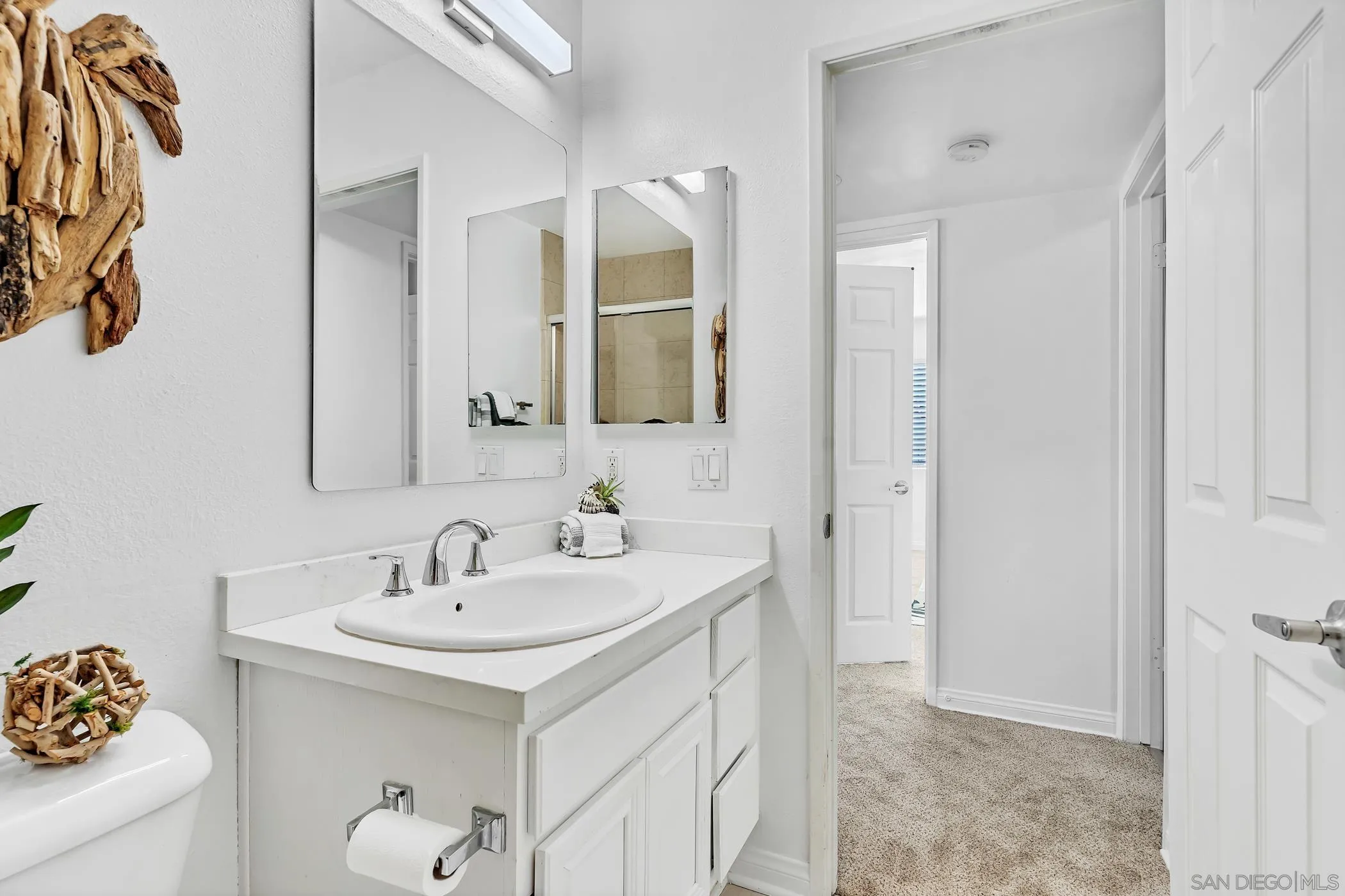 https://cdn.realtyfeed.com/cdn/127/250037217/d2223d2e81adf80599416af2602df40d.webp