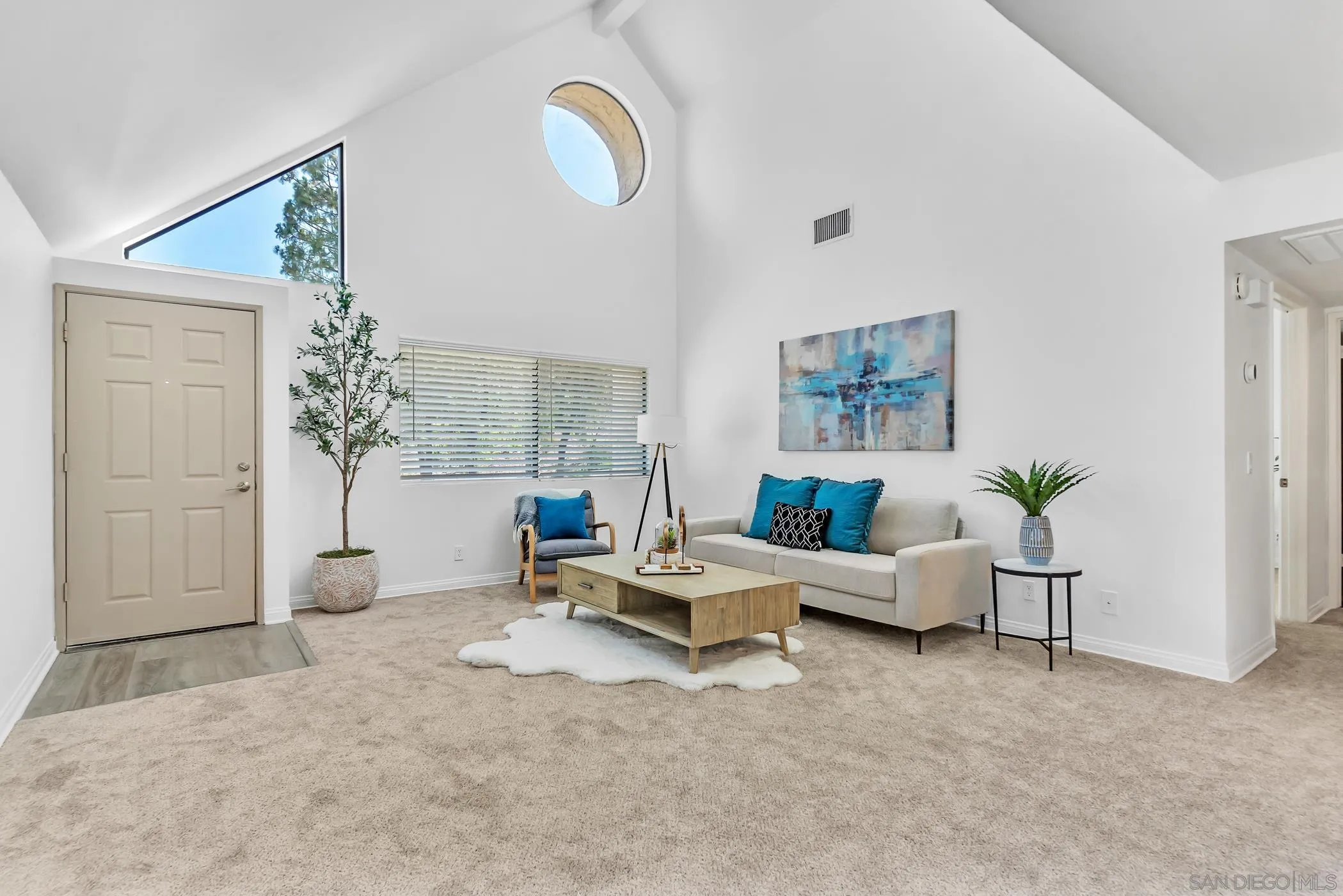 https://cdn.realtyfeed.com/cdn/127/250037217/d27a040f37a876d8eaa0364f6d1137c8.webp