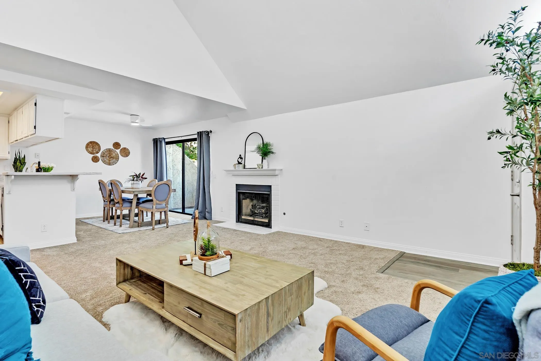 https://cdn.realtyfeed.com/cdn/127/250037217/df6e34ad1972c257db608e0a56310649.webp