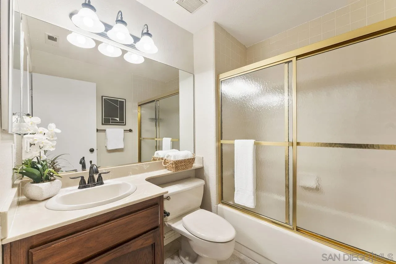 https://cdn.realtyfeed.com/cdn/127/250037219/2b4fe5e0a3742dcd803cc778f9d63ae1.webp