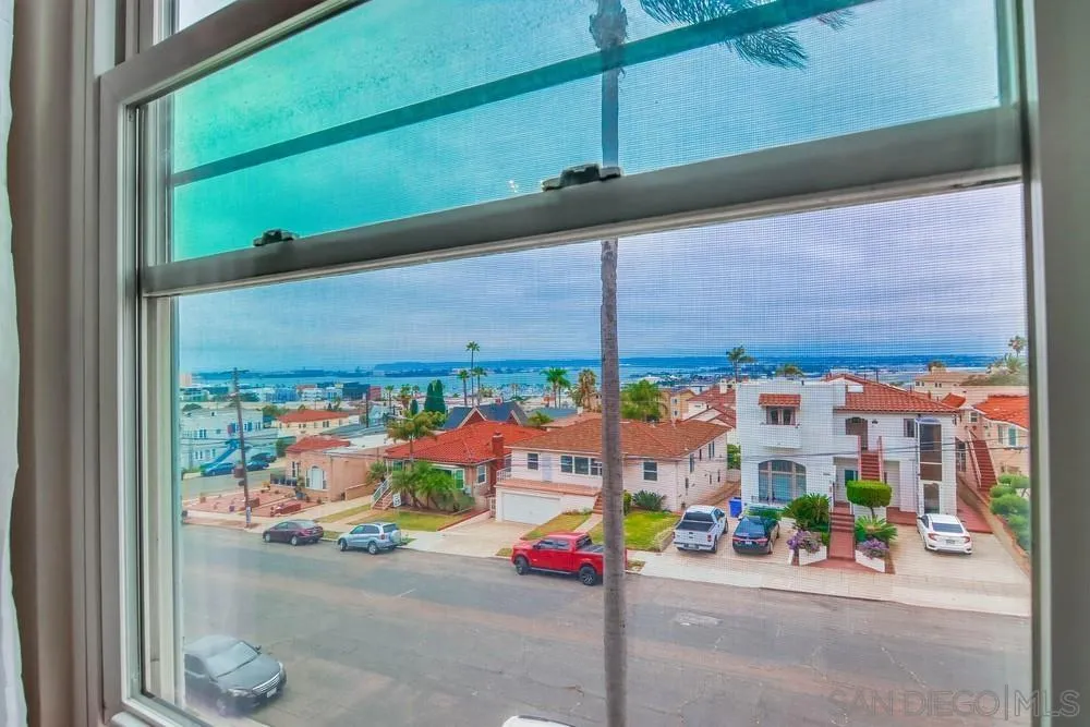 https://cdn.realtyfeed.com/cdn/127/250037219/e072c825b5a123ab7687a74ab32b565d.webp