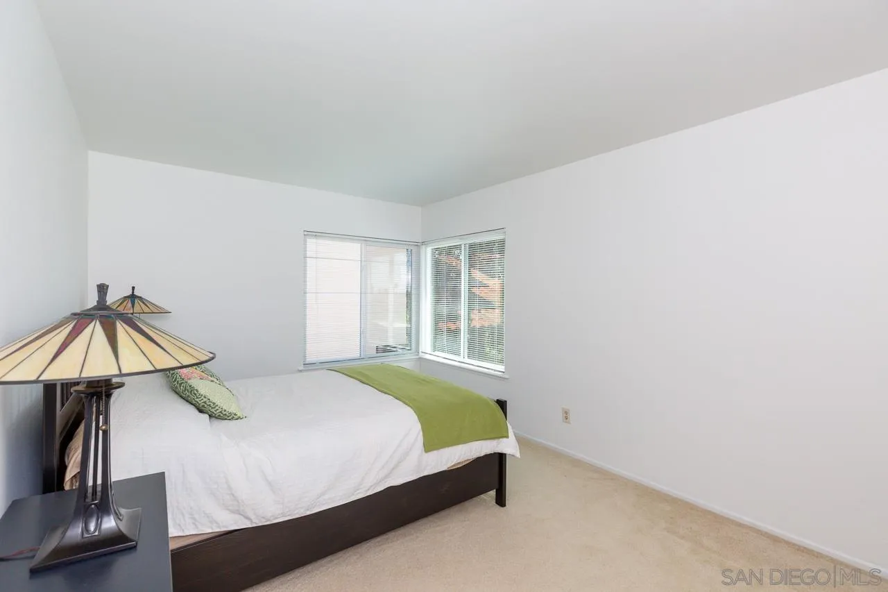 https://cdn.realtyfeed.com/cdn/127/250037221/85c58a76d9ed250943f244c057ae2e73.webp