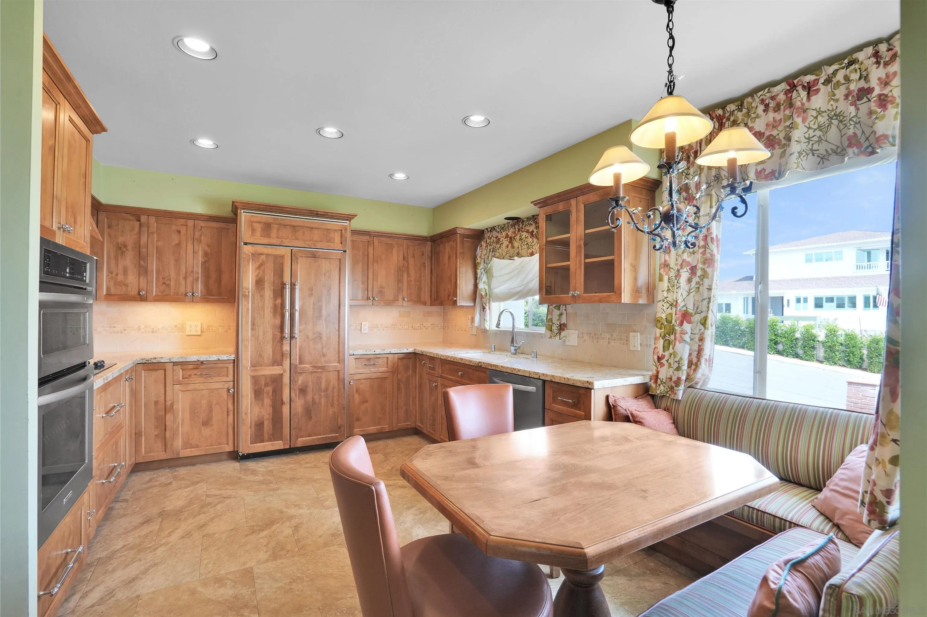 https://cdn.realtyfeed.com/cdn/127/250037229/5e3735231910db7e4644311db5316e27.webp
