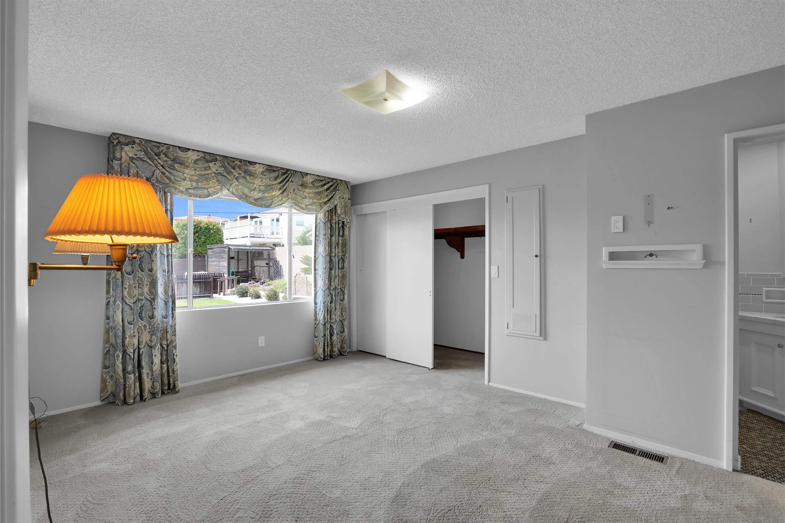 https://cdn.realtyfeed.com/cdn/127/250037229/72825650d8c035b1a0761cfe0c909b7b.webp