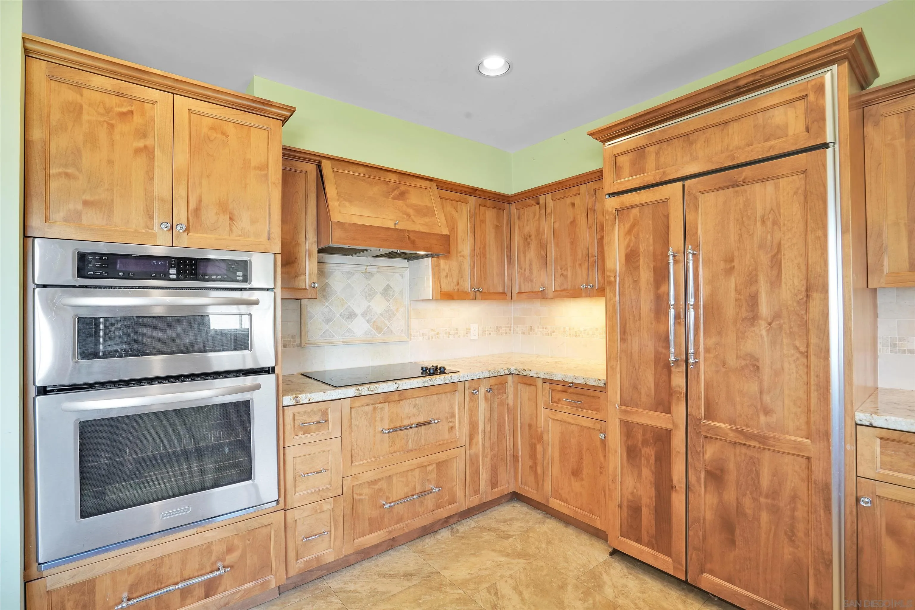 https://cdn.realtyfeed.com/cdn/127/250037229/a2454a3123727a9cf6940c4054c3cfbe.webp